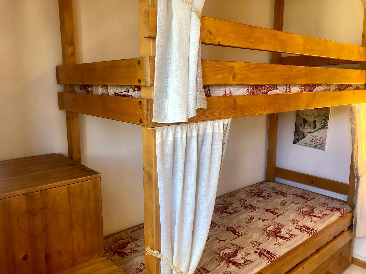 GALY JAMMOU - PIED DES PISTES