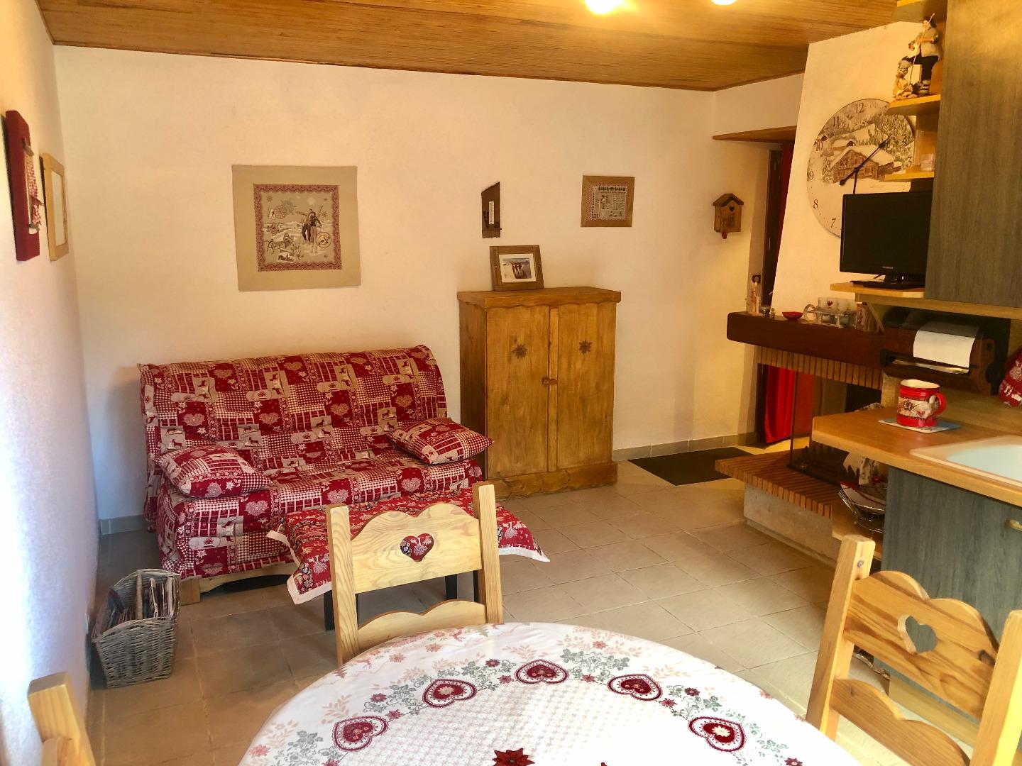 GALY JAMMOU - PIED DES PISTES