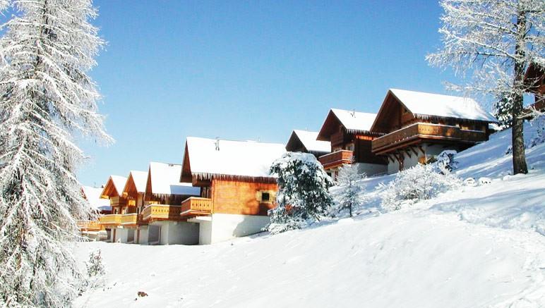 Grand chalet en bois avec vue splendide