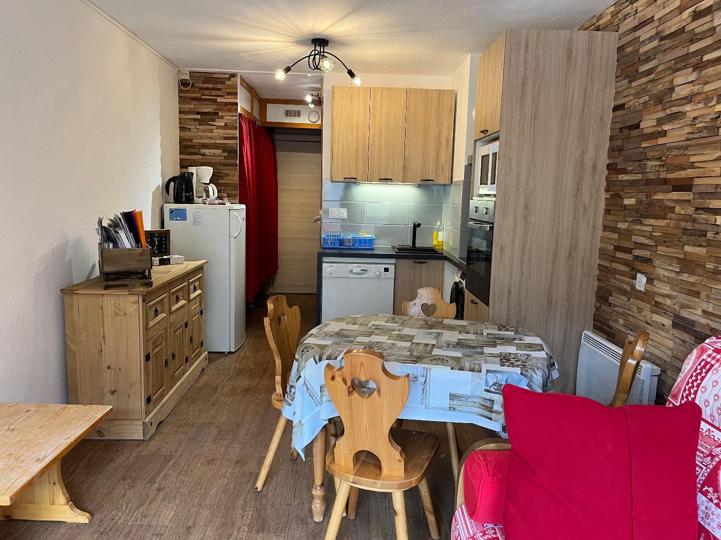  les Arcs 2000 - 5 personnes - au pied des pistes et au coeur de la station