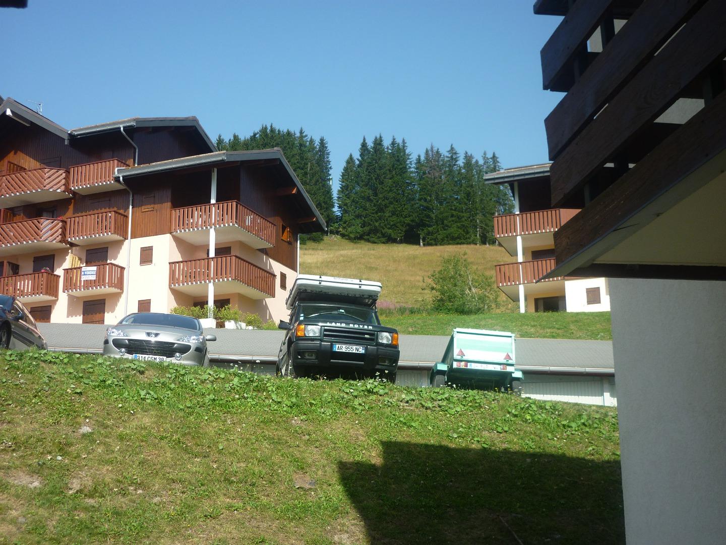 Le parking en été
ETE