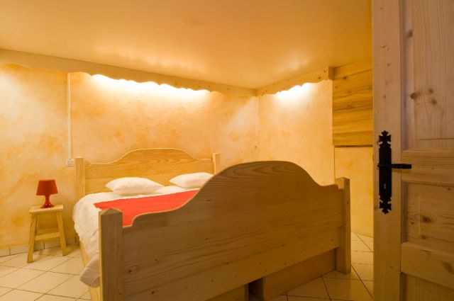 chambre 1 avec son lit king size 2m x 2m