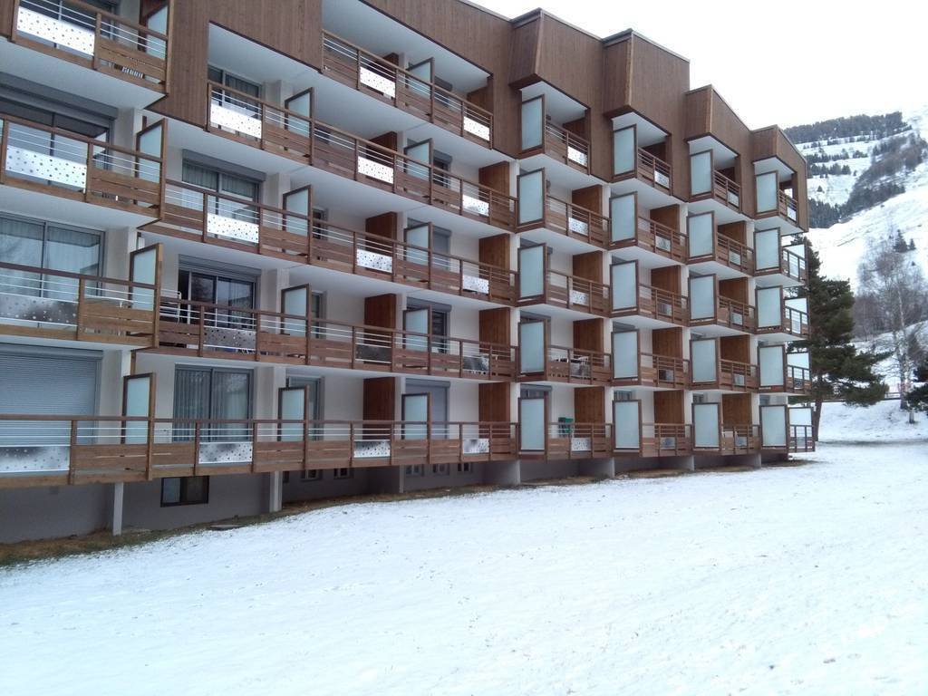 COTE BRUNE 2 -  HYPER CENTRE - FRONT DE NEIGE 1ERE LIGNE DEVANT ESF A 100 M DU JANDRI (direct glacier) - BALCON PLEIN SUD + PARKING PRIVE FERME -