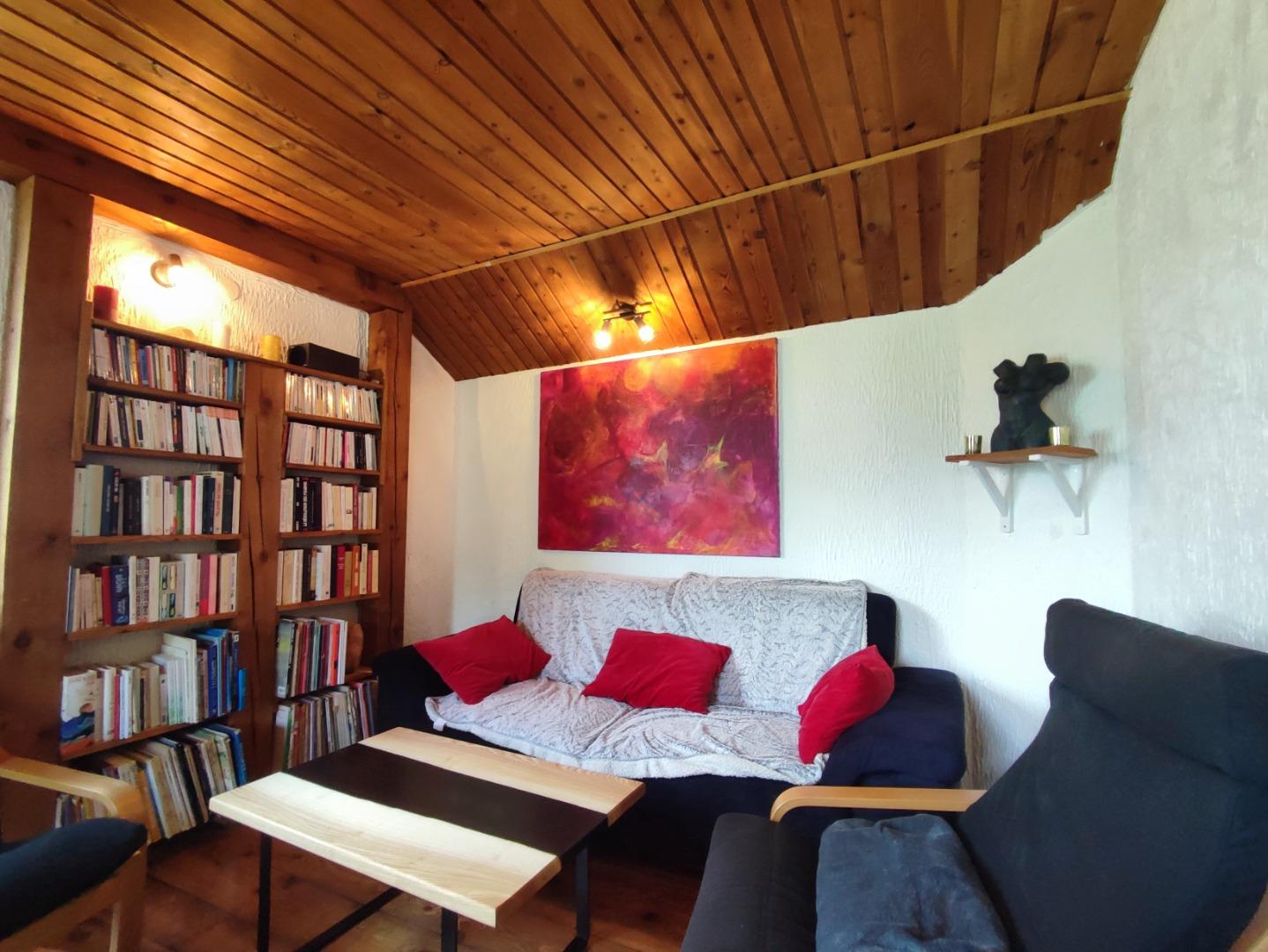 Chalet tout confort avec sauna et poêle à bois