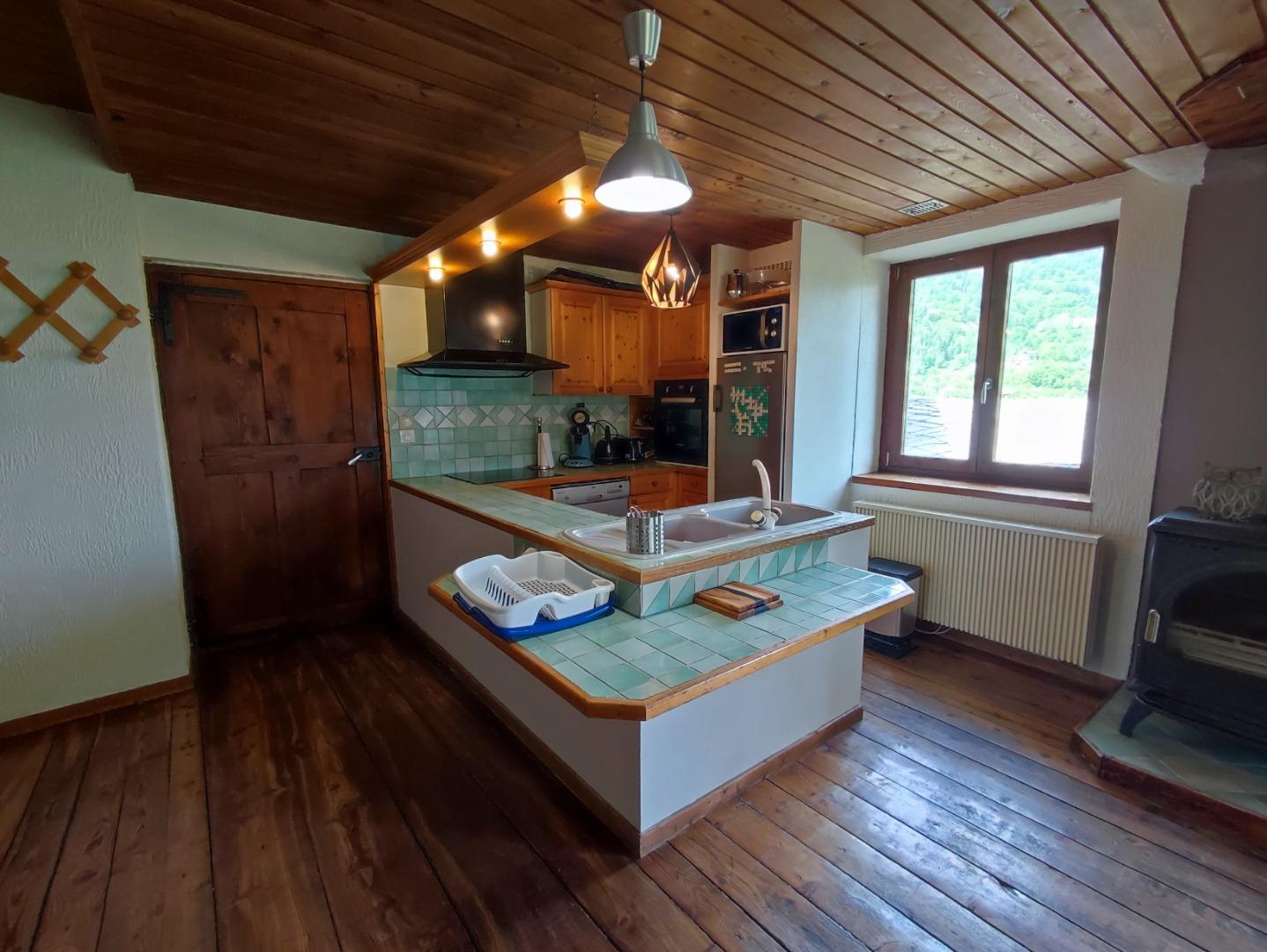 Chalet tout confort avec sauna et poêle à bois