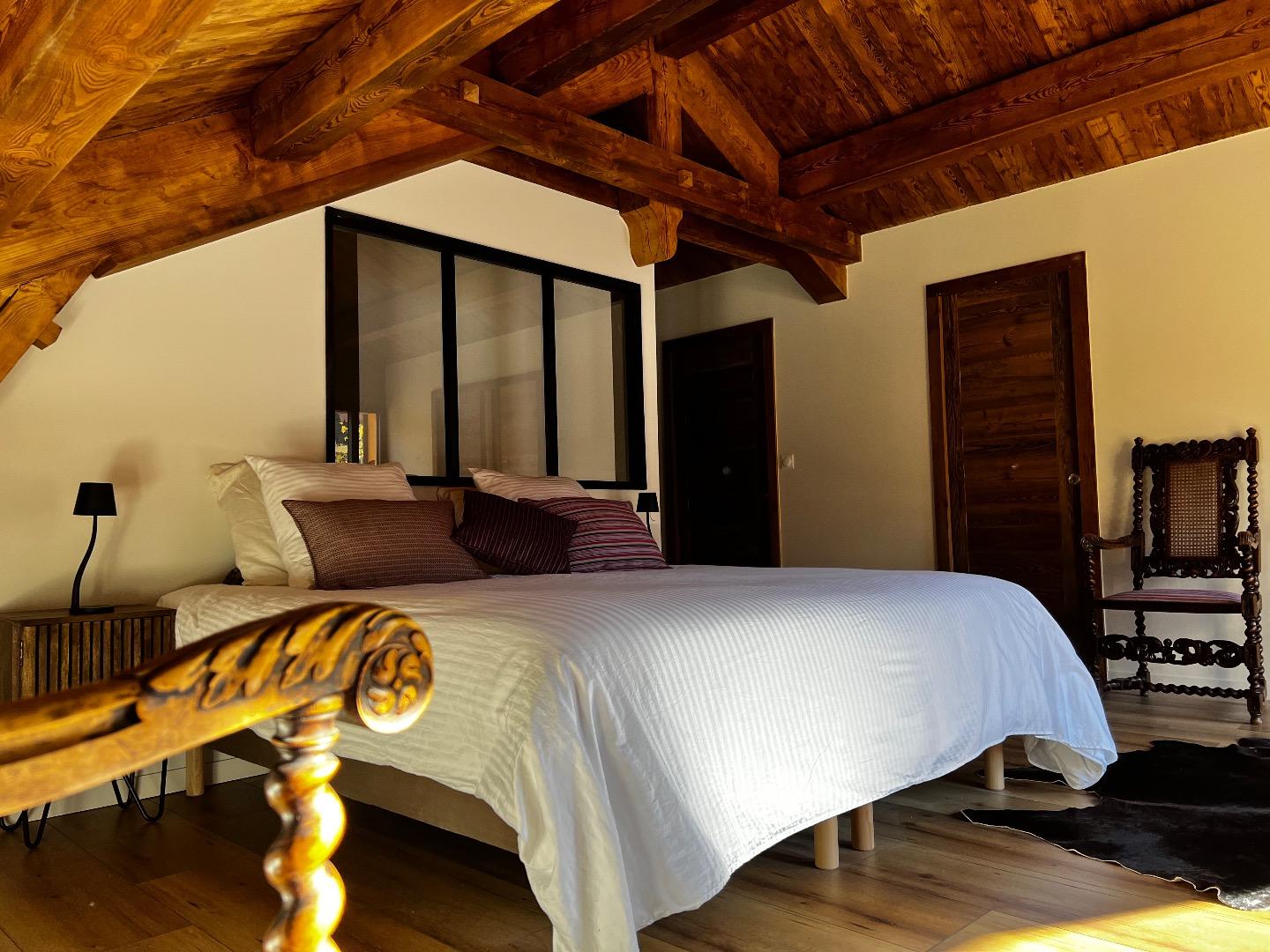 La Tanière des orres  et le louveteau 