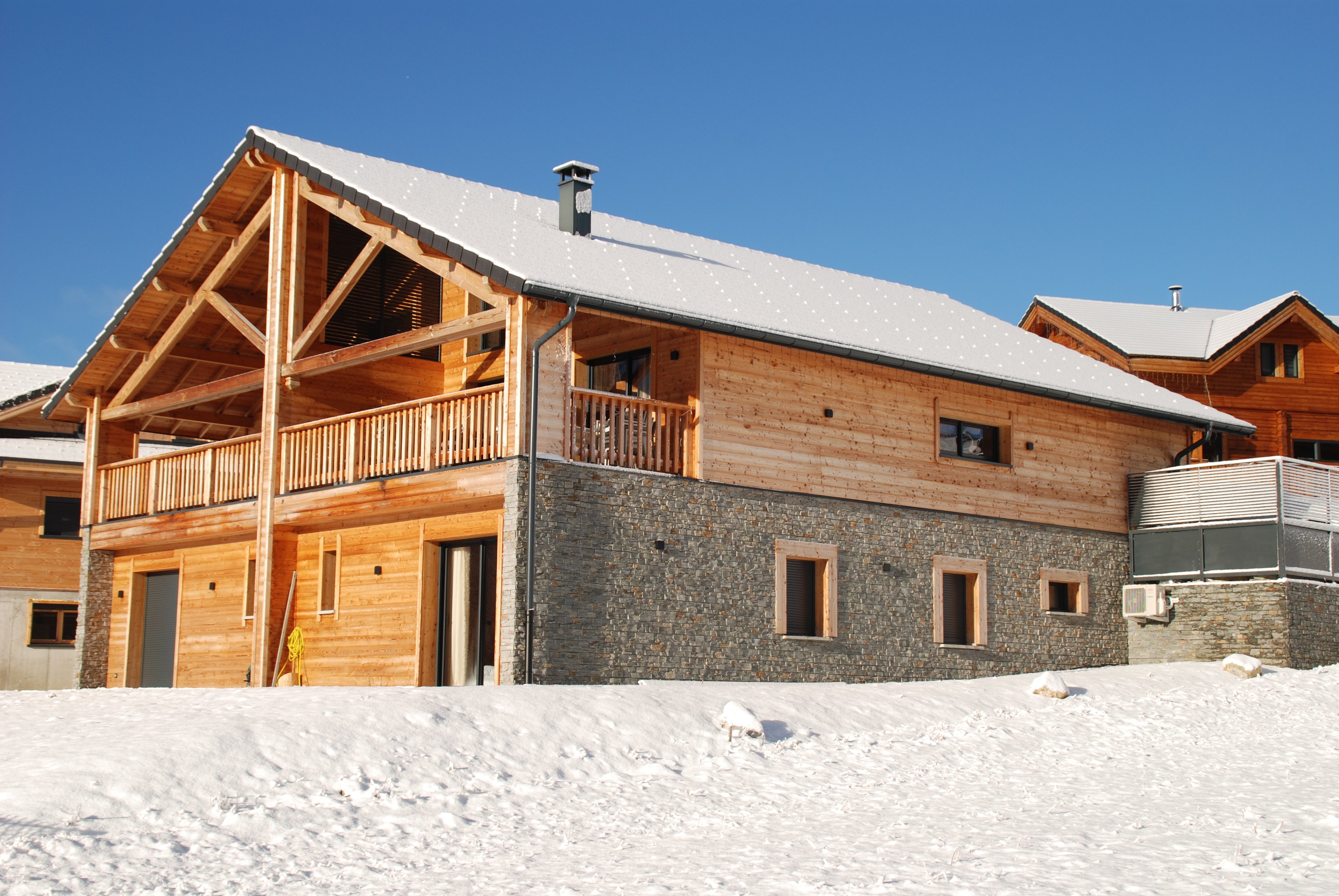 TWIN CHALET 1 