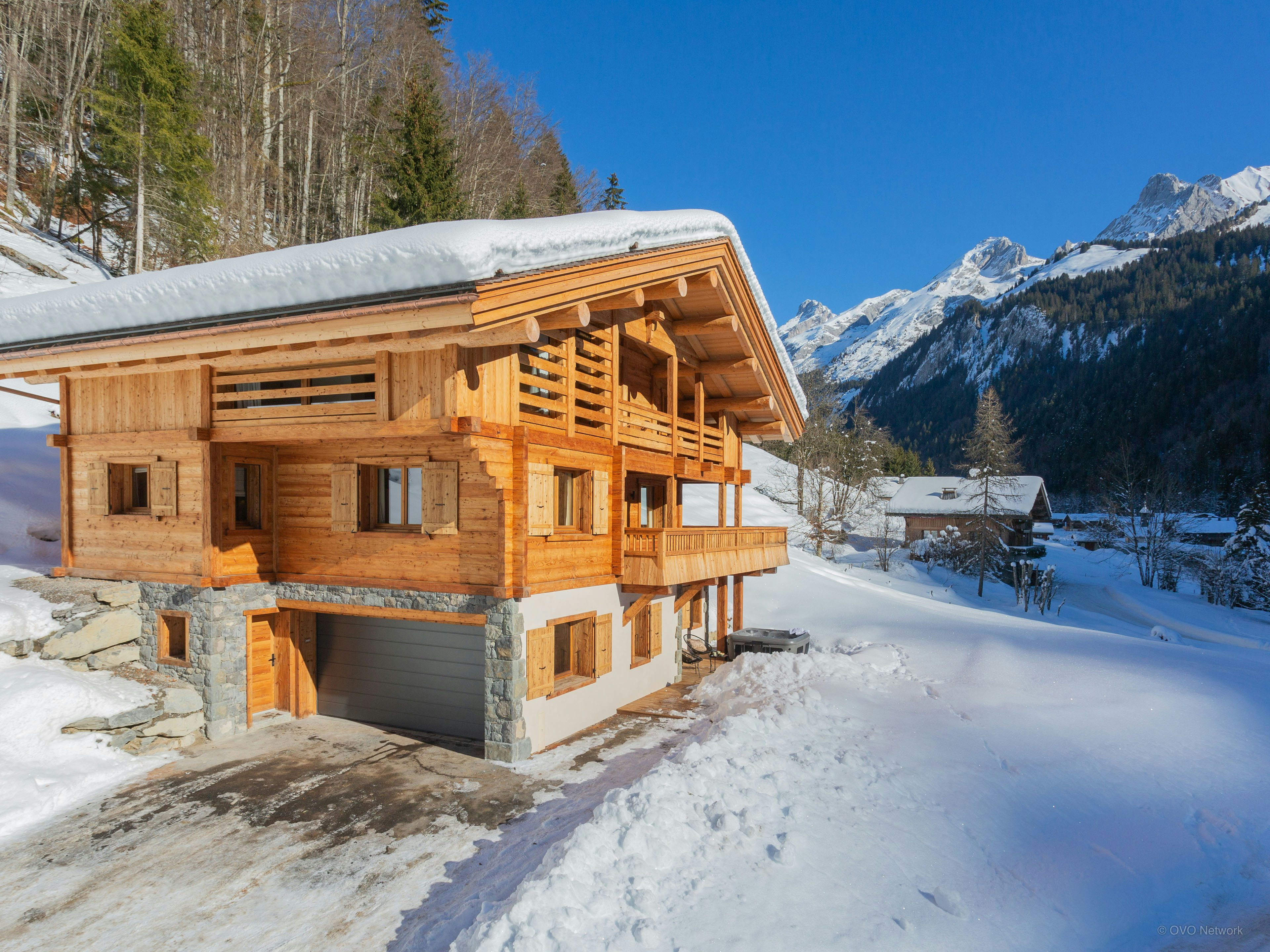 Séjour tout luxe avec jacuzzi et sauna