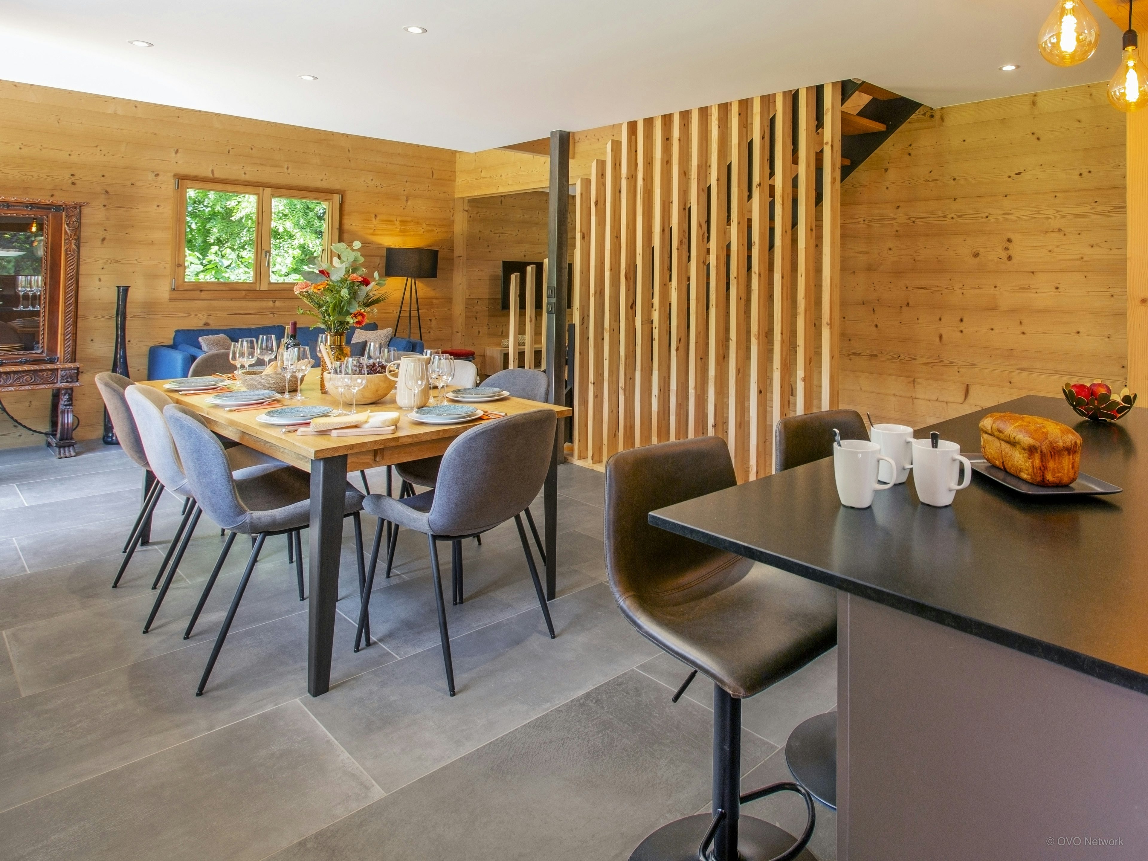 Entre le lac d’Annecy et les montagnes