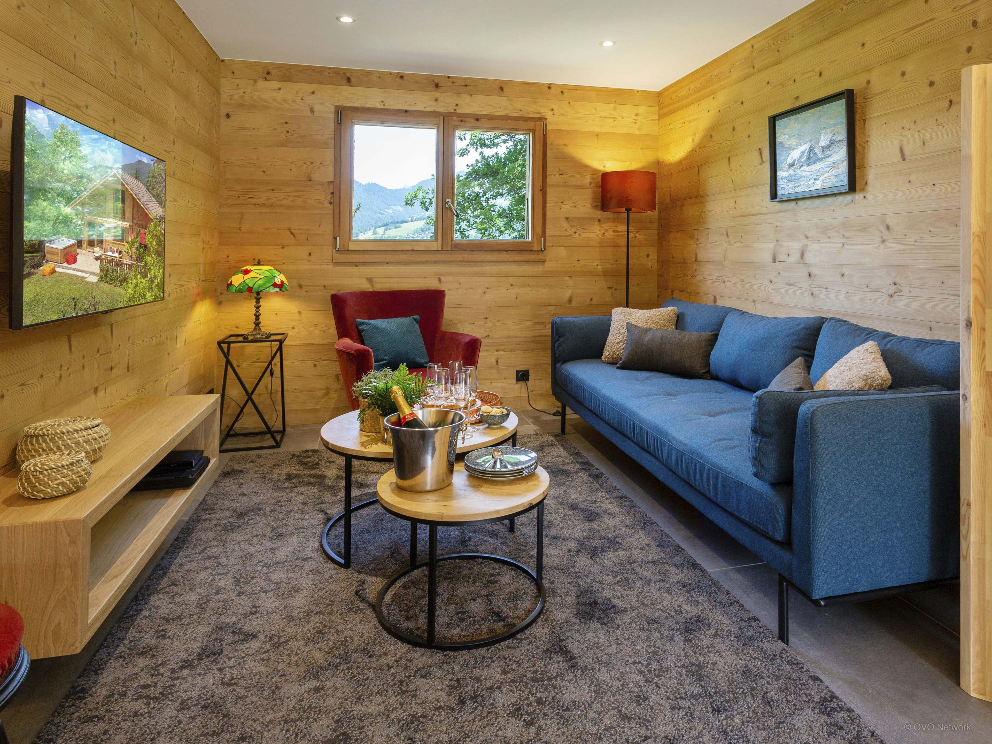 Entre le lac d’Annecy et les montagnes