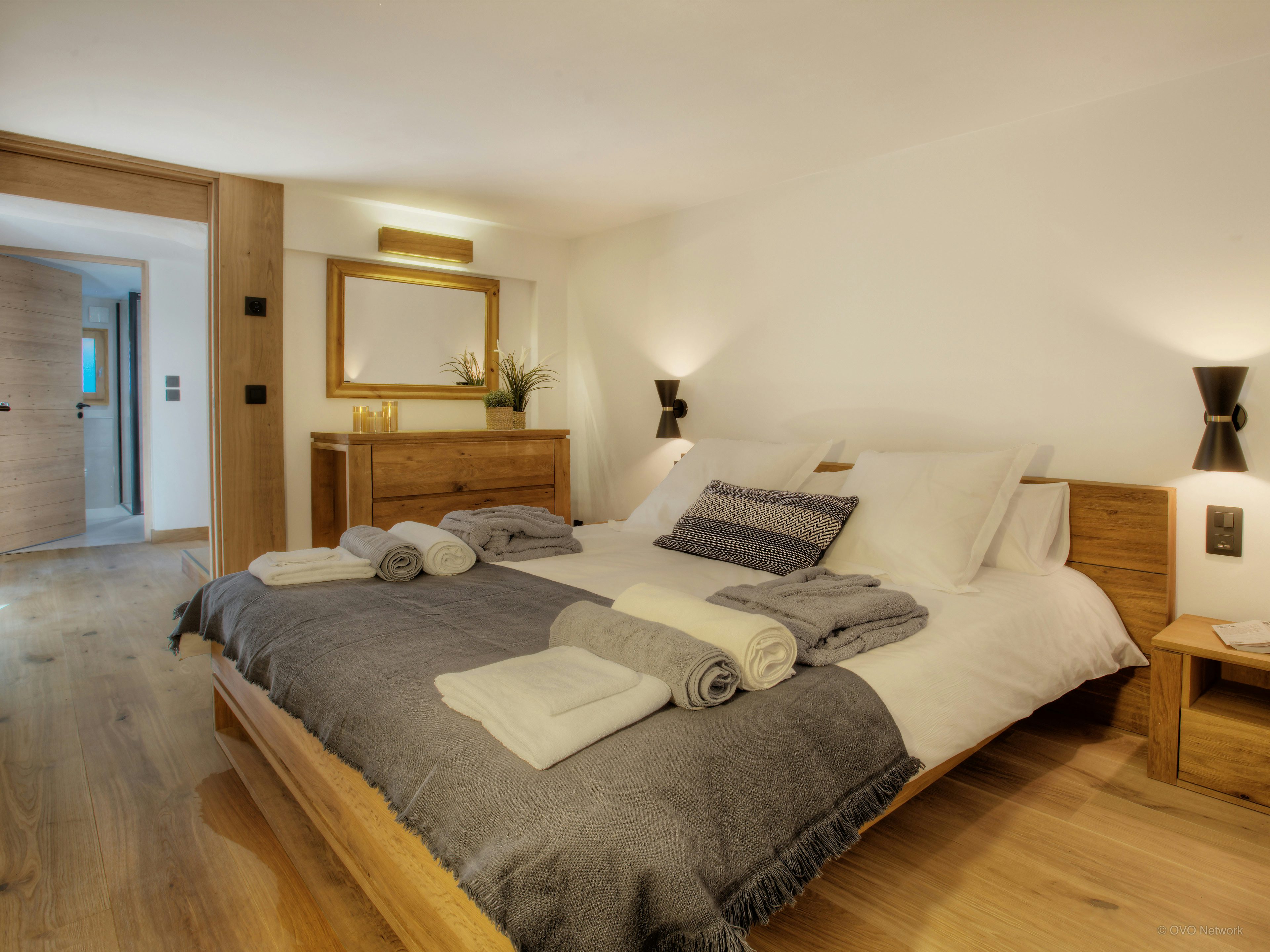 Vacances avec piscine estivale, jacuzzi & sauna