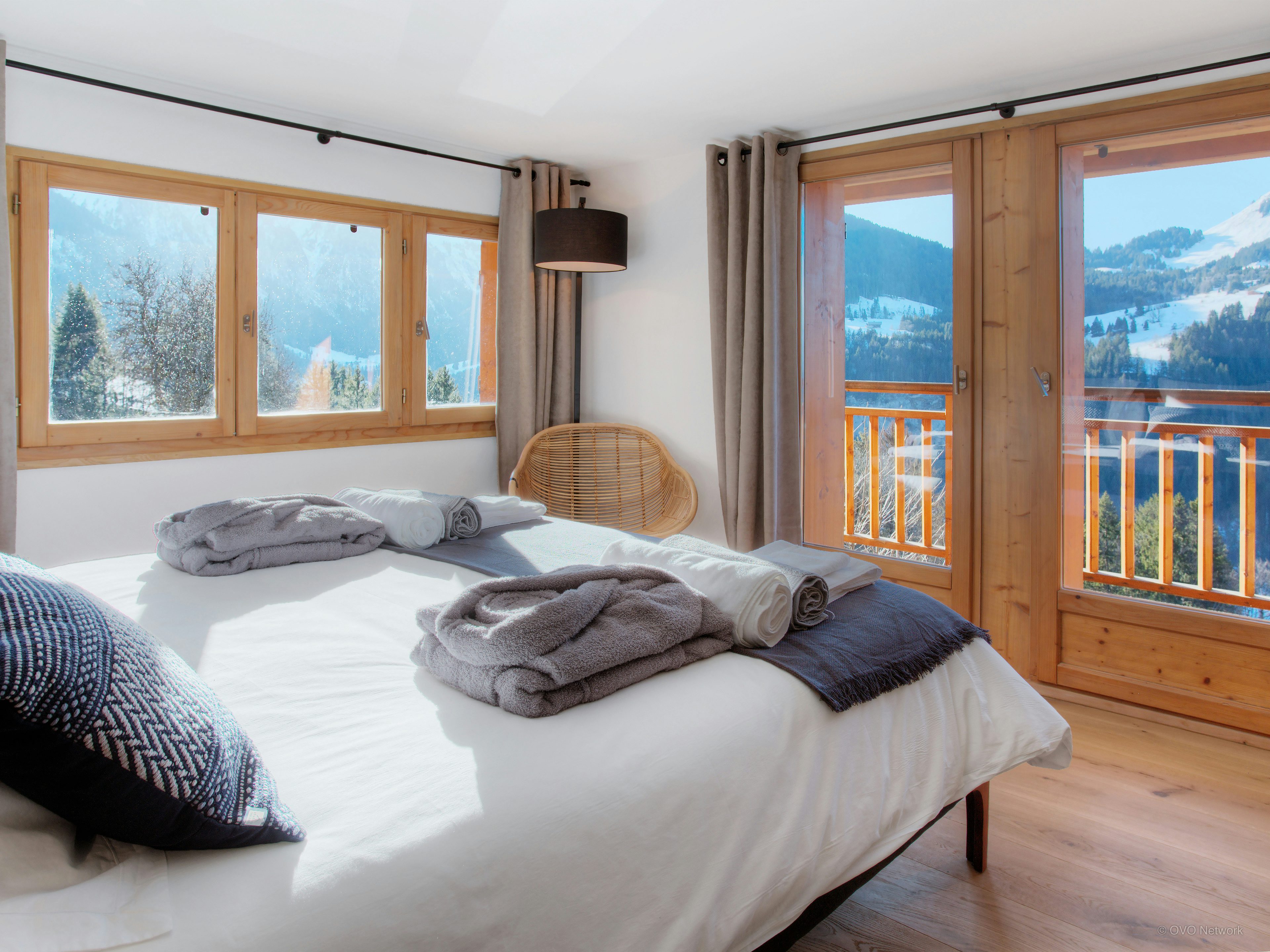 Vacances avec piscine estivale, jacuzzi & sauna