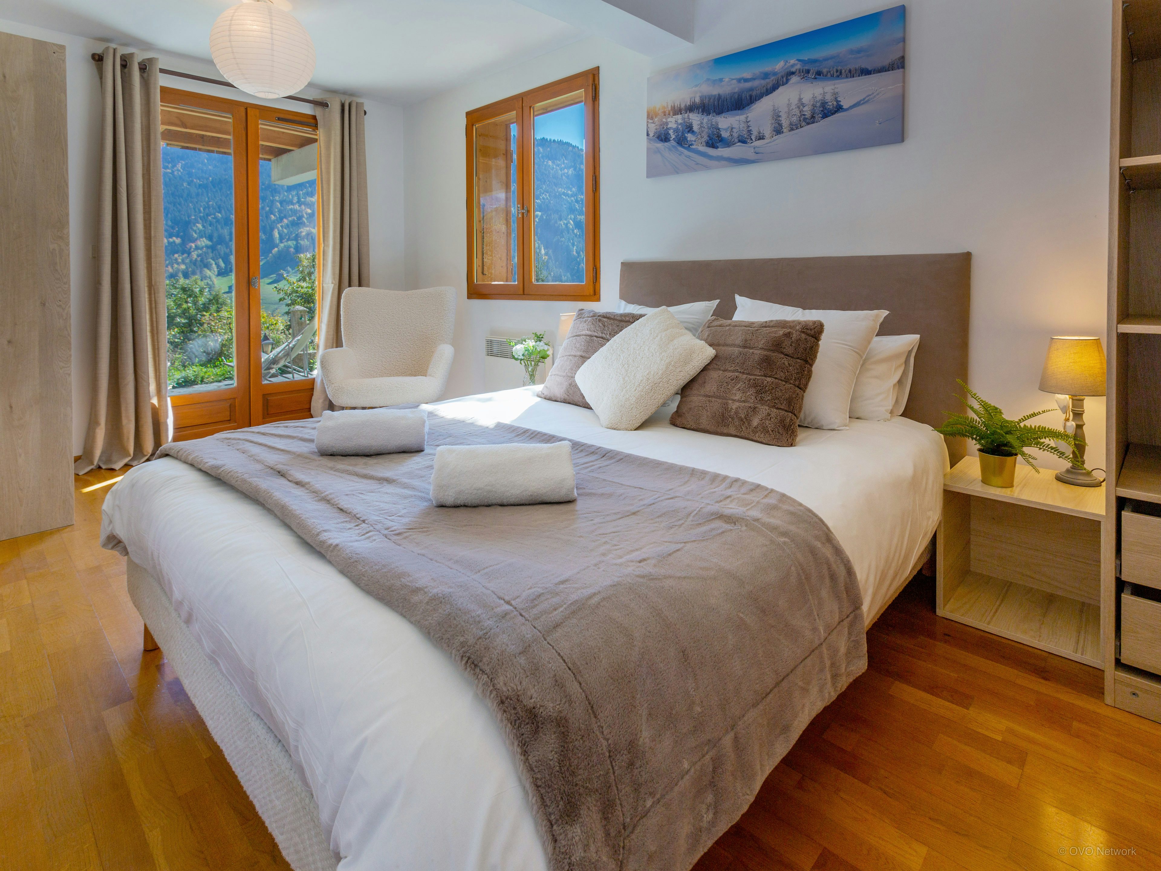 Vue sur les montagnes et spa détente