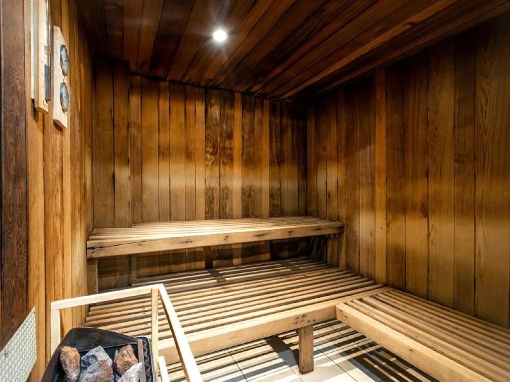 Spacieux duplex, 3 chambres, 6-8 couchages, vue panoramique, résidence premium avec piscine, accès skis aux pieds.