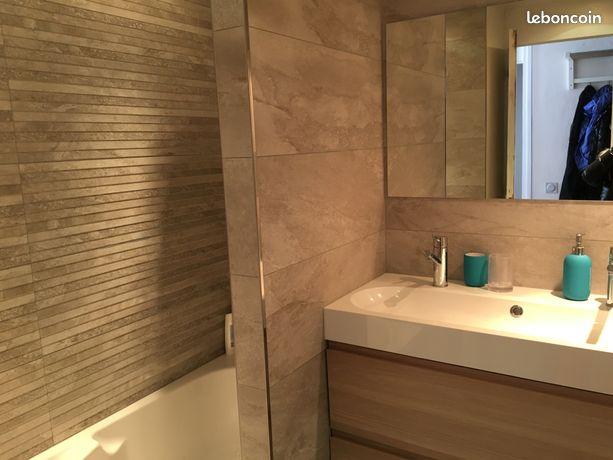 Appartement rénové pieds des pistes +parking Méribel Mottaret