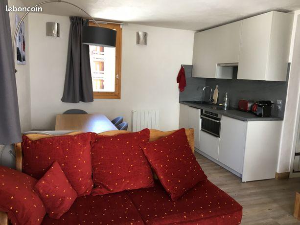 Appartement rénové pieds des pistes +parking Méribel Mottaret