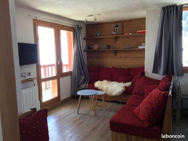 Appartement rénové pieds des pistes +parking Méribel Mottaret