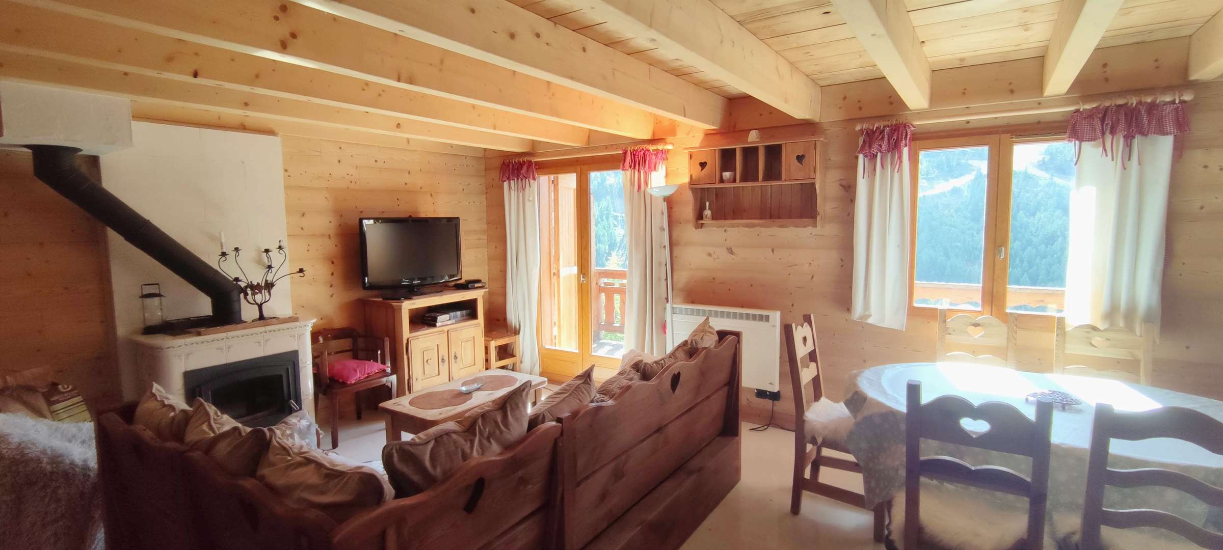 CHALET VUE EXCEPTIONNELLE SUR STATION ET PISTES