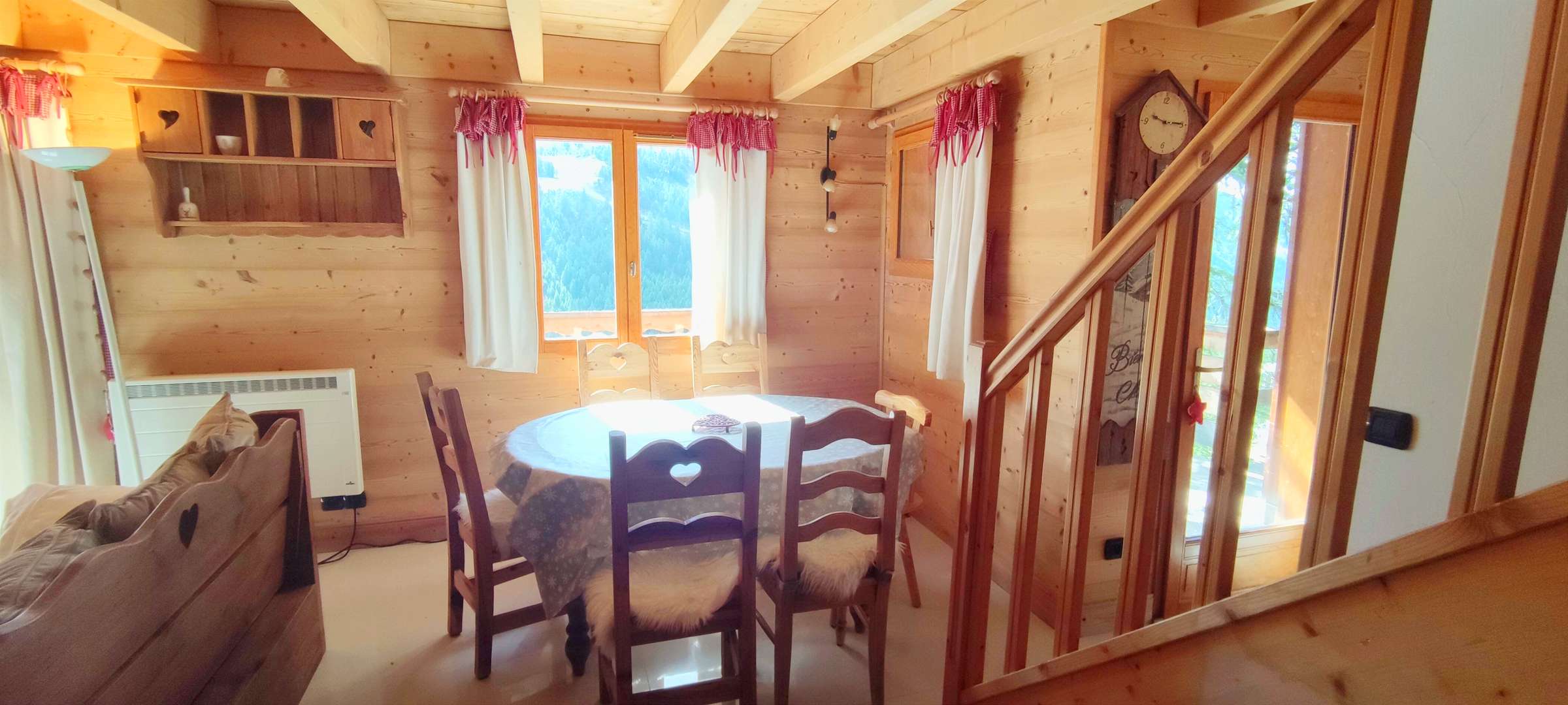 CHALET VUE EXCEPTIONNELLE SUR STATION ET PISTES