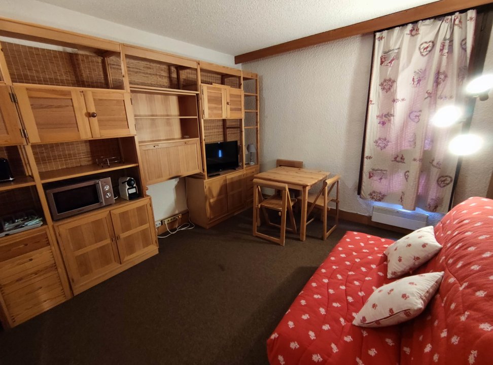 STUDIO PLEIN CENTRE FRONT DE NEIGE