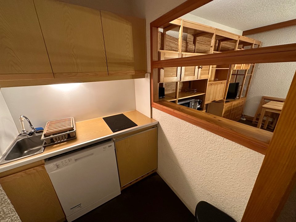 STUDIO PLEIN CENTRE FRONT DE NEIGE