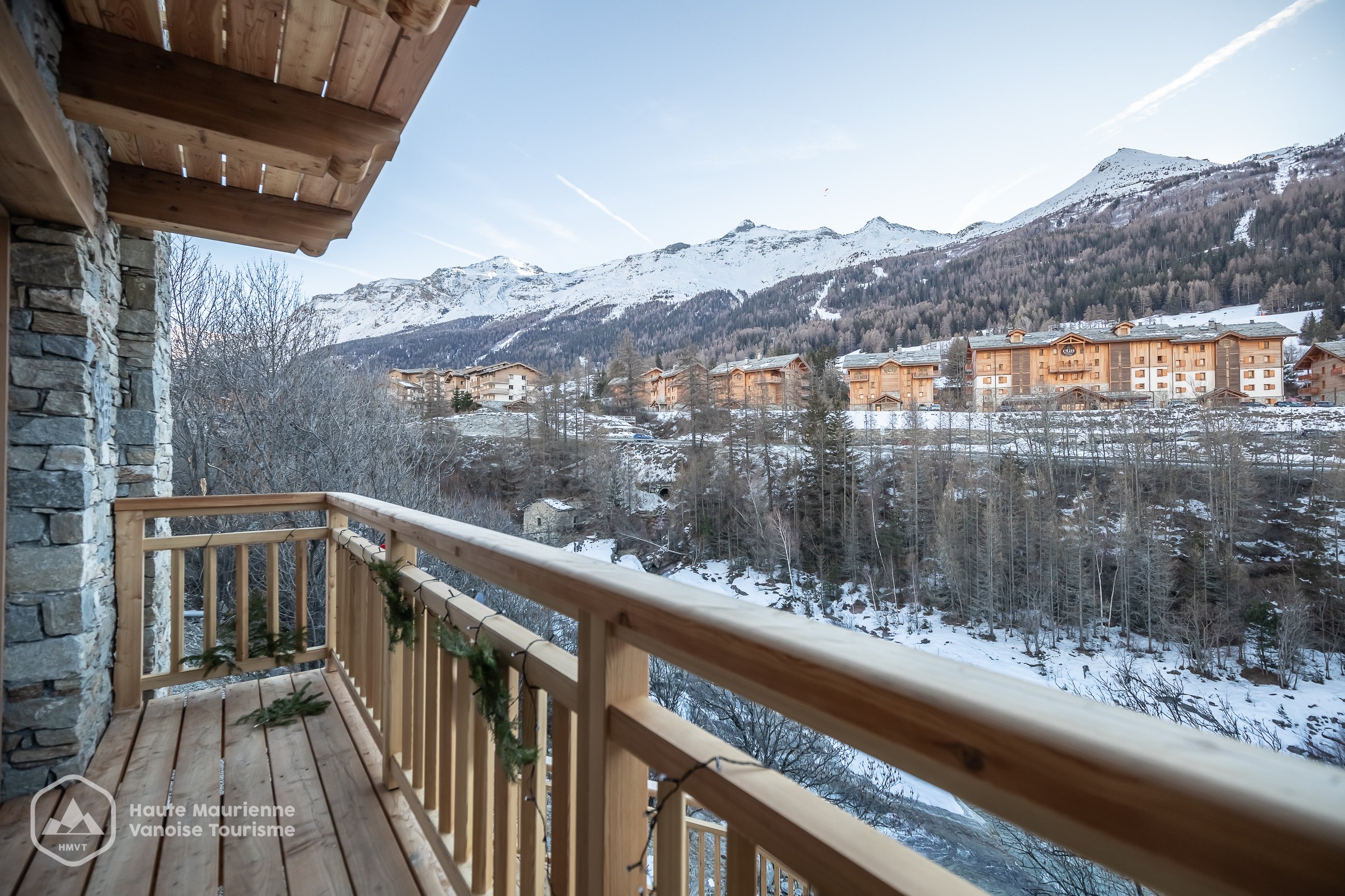 Chalet du vieux moulin L'ARCELLE + SPA Privé