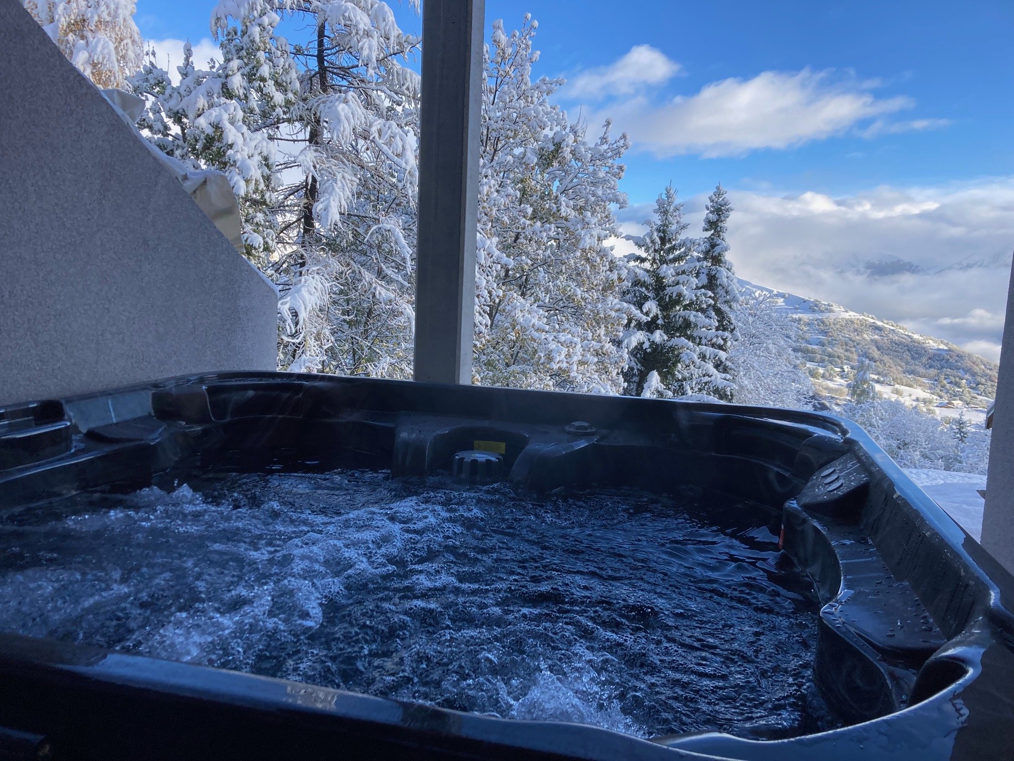 chalet neuf face aux pistes, SPA , 7chambres, 7sdb, espace détente