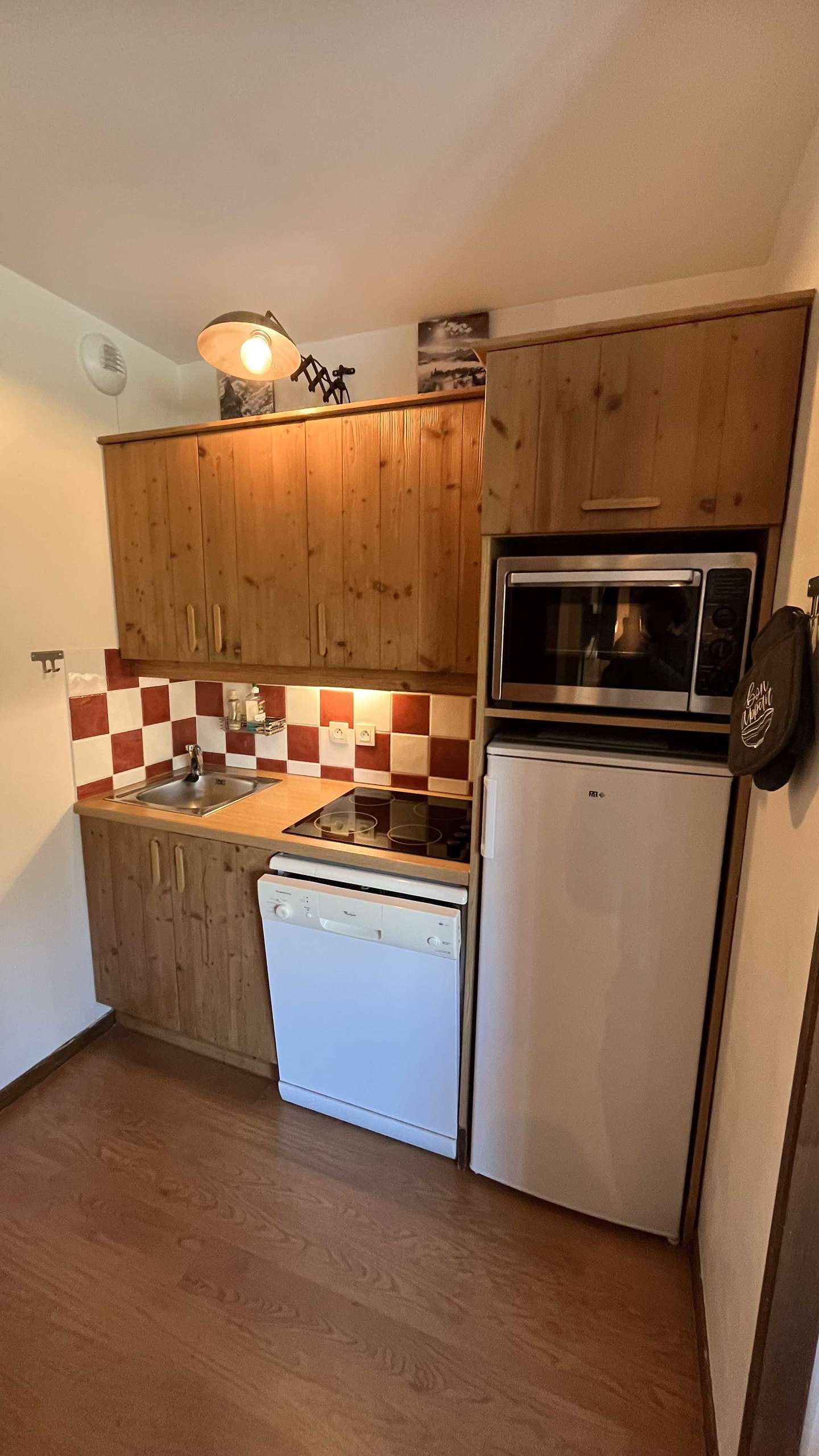APPARTEMENT 3 PIECES 6 PERSONNES.  PROCHE PISTE