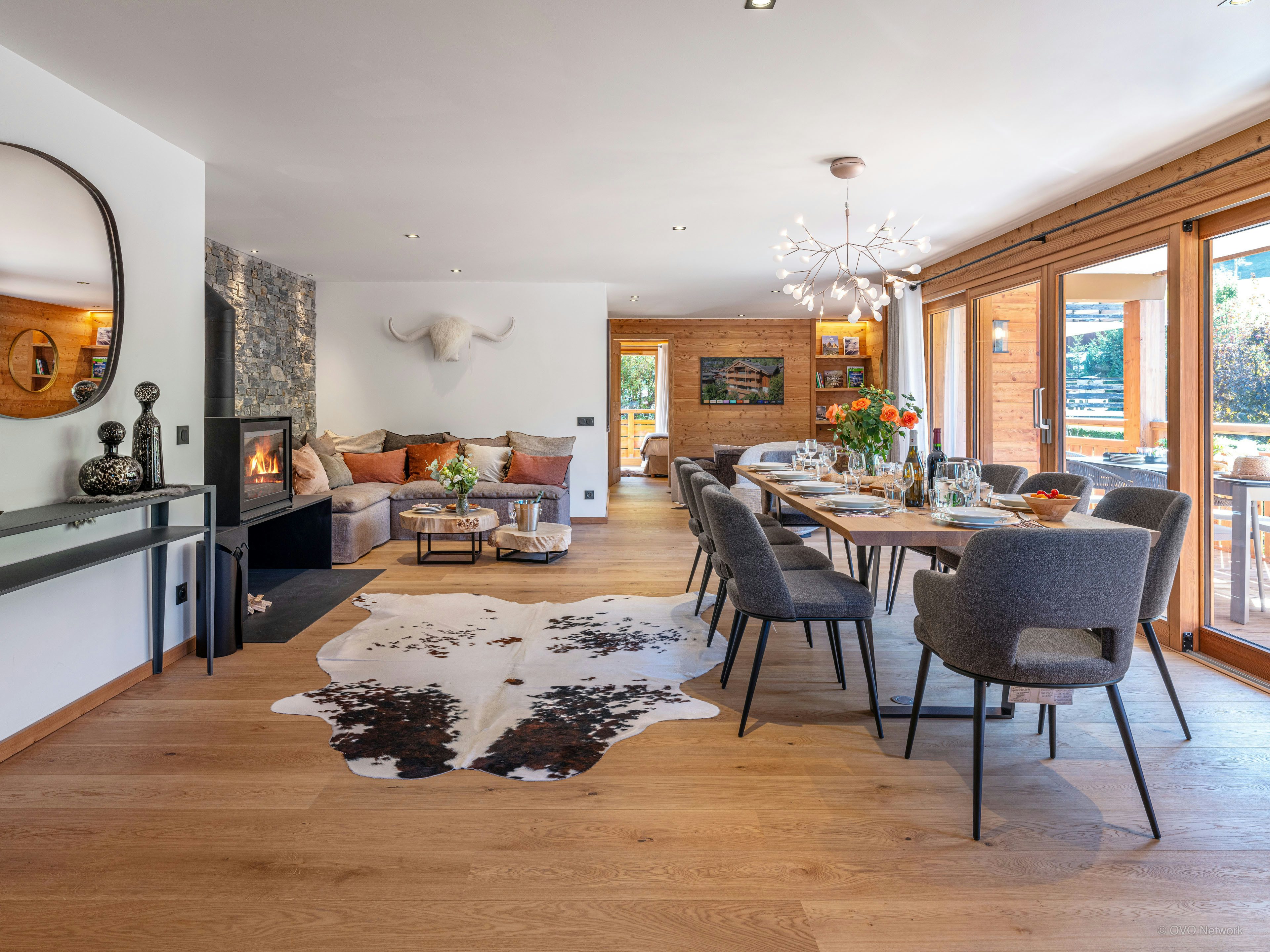 Skis aux pieds pour 10 à La Clusaz