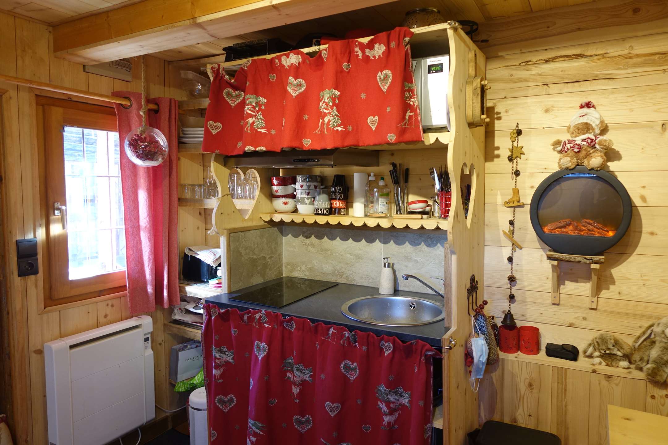 MAZOT SAVOYARD AU COEUR DU VILLAGE D'HAUTELUCE IDEAL POUR UN COUPLE