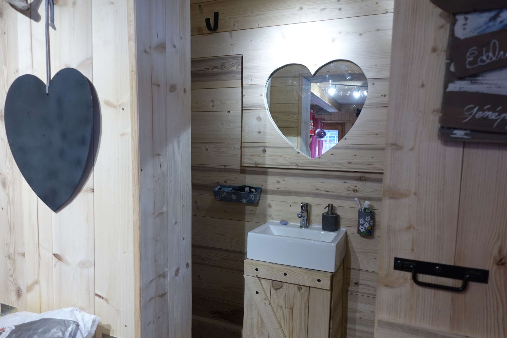 MAZOT SAVOYARD AU COEUR DU VILLAGE D'HAUTELUCE IDEAL POUR UN COUPLE
