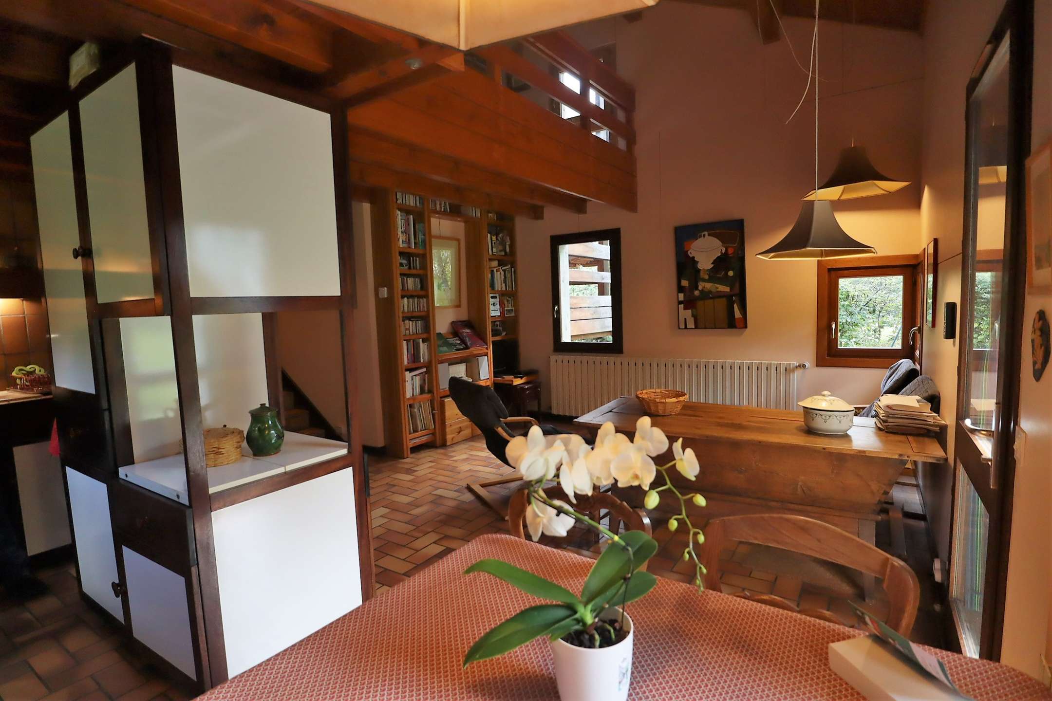 Chalet d'architecte. 6 pers. confort / 7 pers. au Planay. Calme, spacieux. 2 chambres