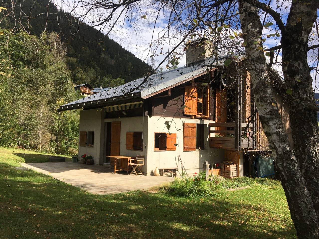 Chalet d'architecte. 6 pers. confort / 7 pers. au Planay. Calme, spacieux. 2 chambres