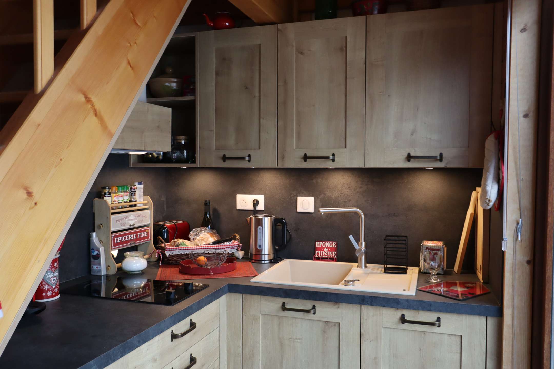 Studio de 27m² connecté très cosy avec mezzanine  pour 2/3 personnes maximum, calme et soleil
