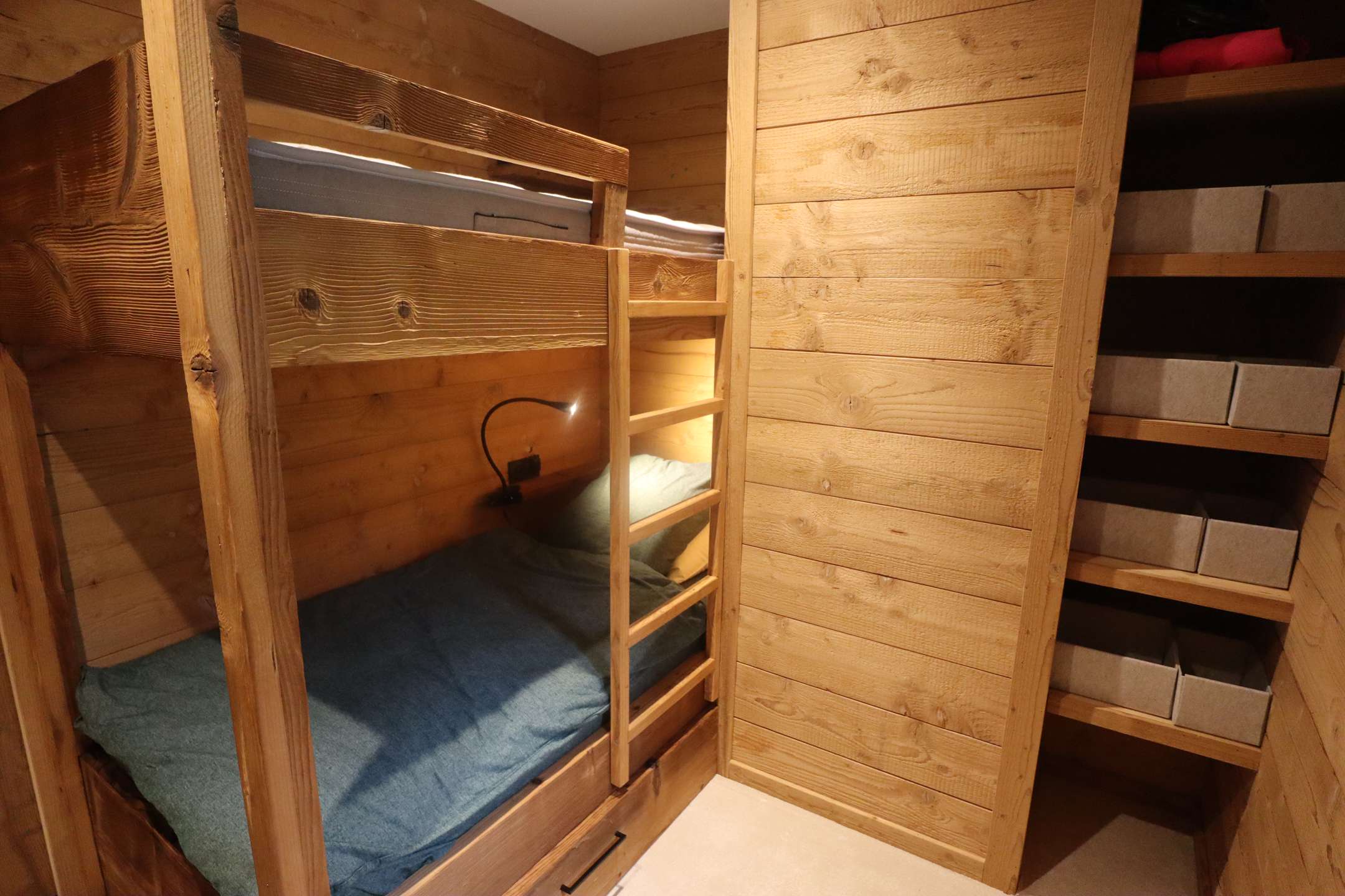 T3 rénové tout confort 2 chambres grande terrasse ensoleillée, Planay