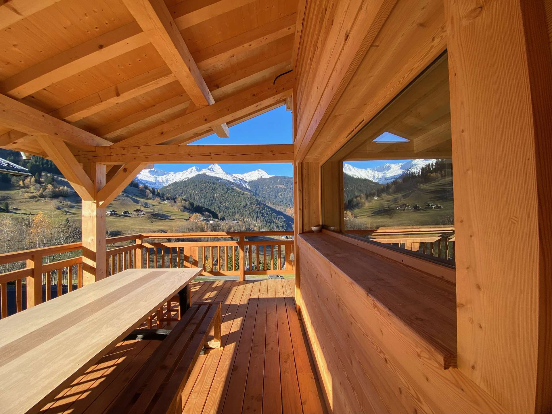 Vue époustouflante, chalet nature, récent, 15 pers., idéal vacances, wifi