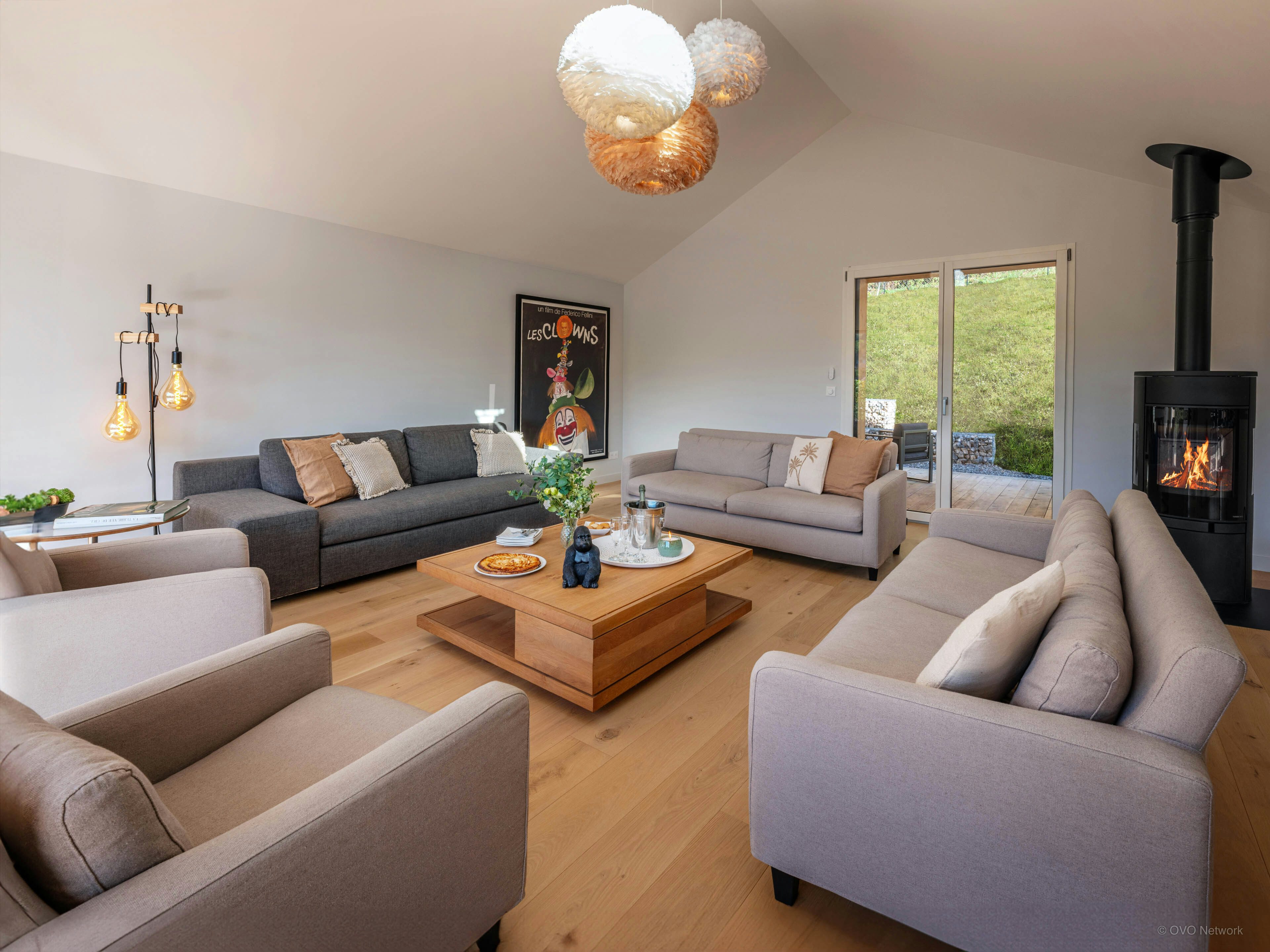 Villa sur le lac d’annecy avec piscine extérieure
