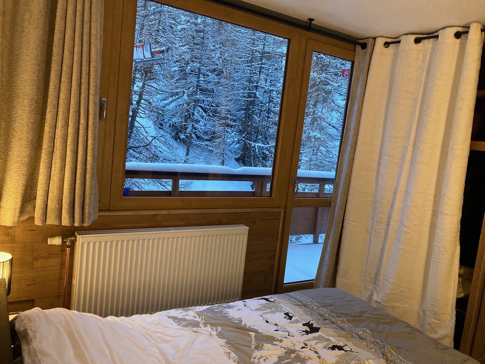 Plagne centre - pied des pistes -vue piste - Les Mélèzes