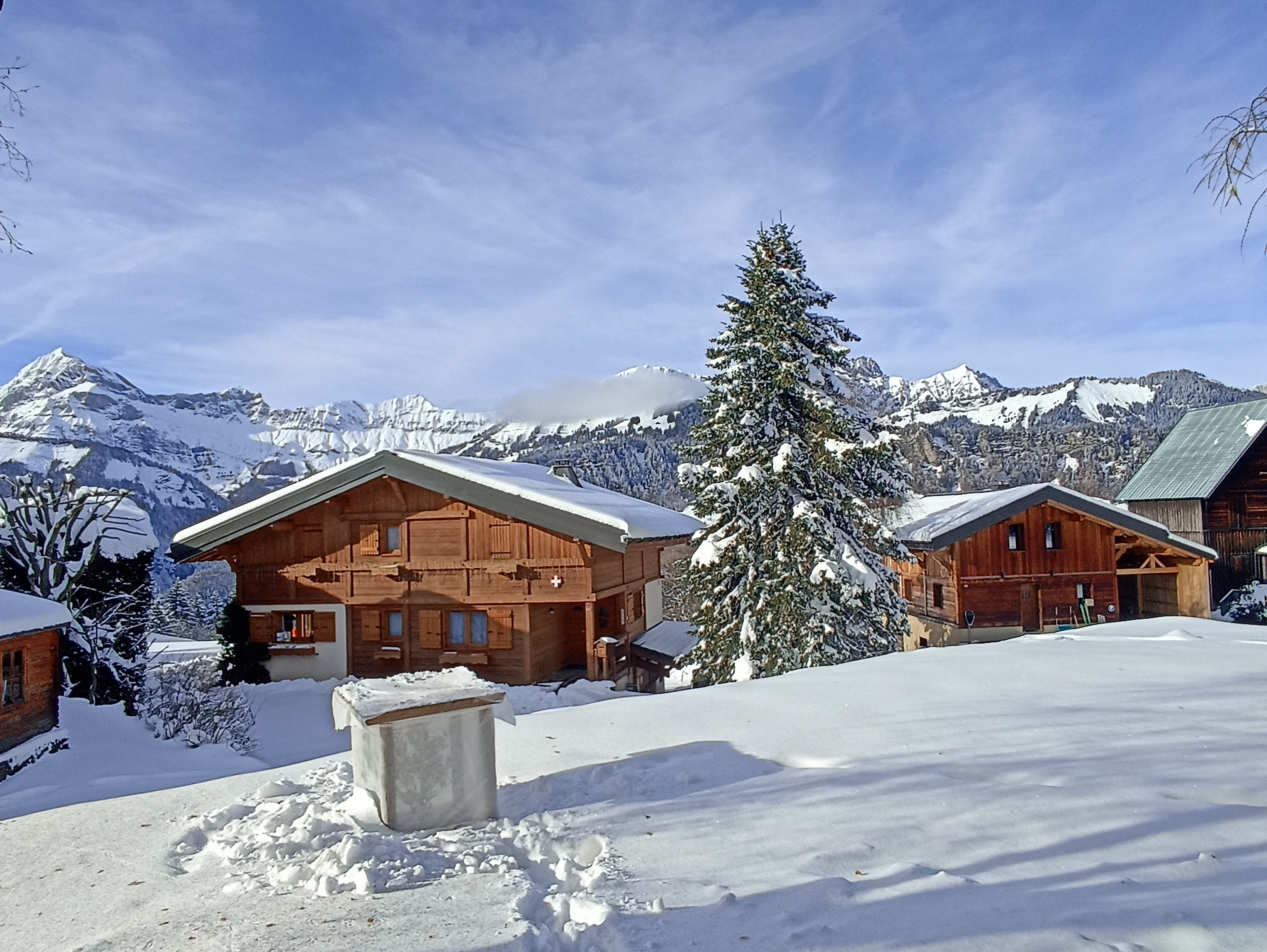 Crest-Voland centre village
