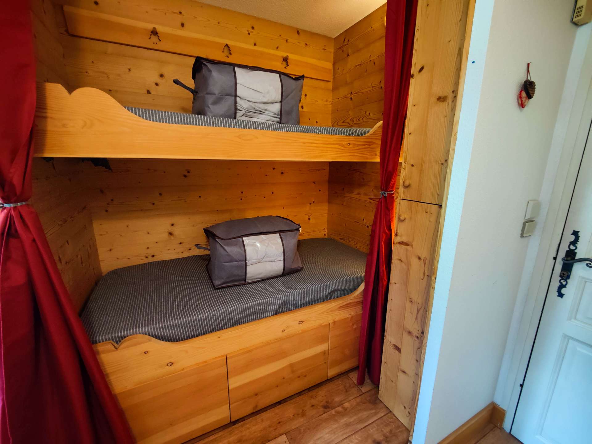 CHARMANT STUDIO 19m² IDEAL POUR 4 PERSONNES AVEC BOX