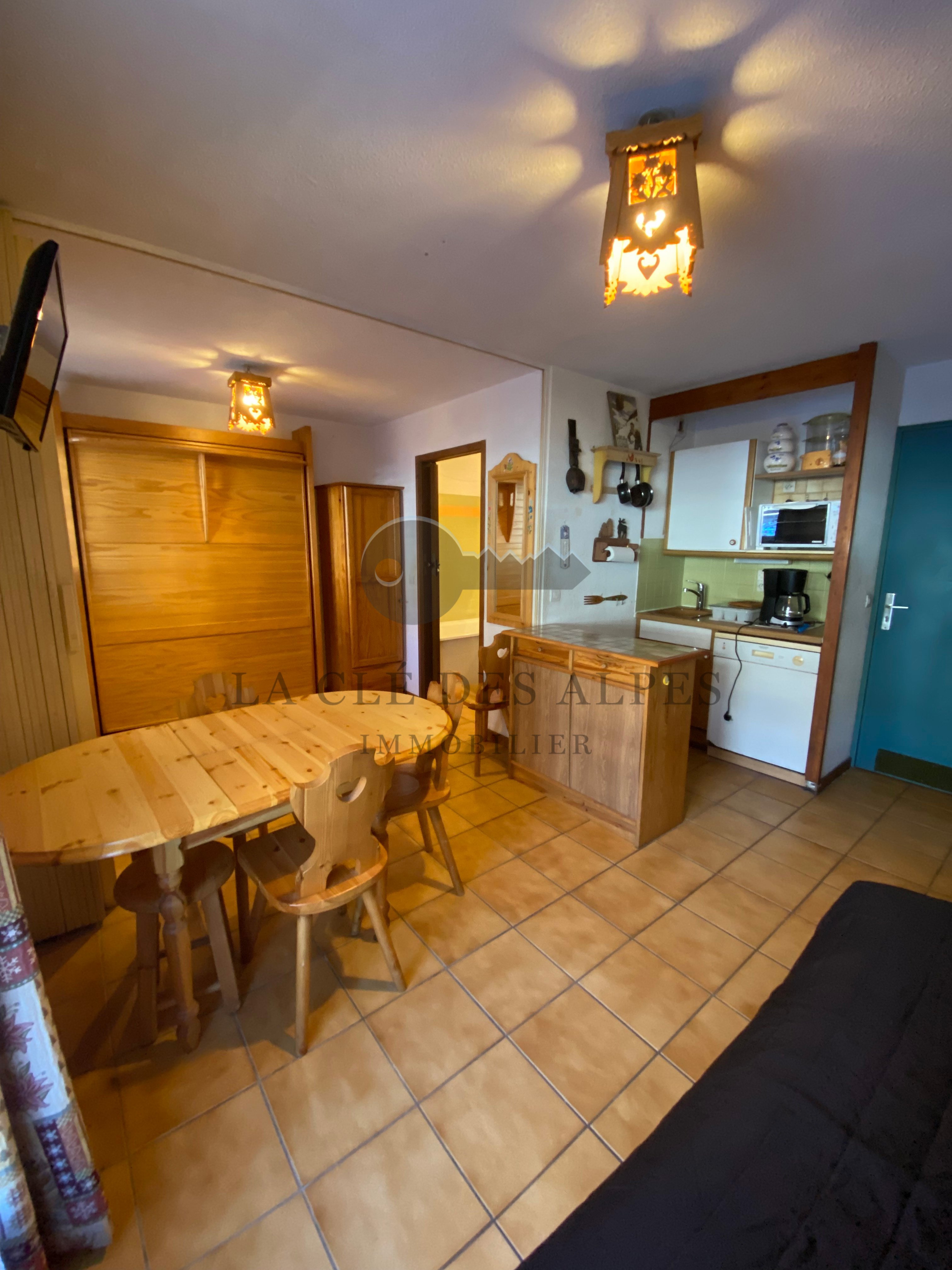 Studio avec garage ferme