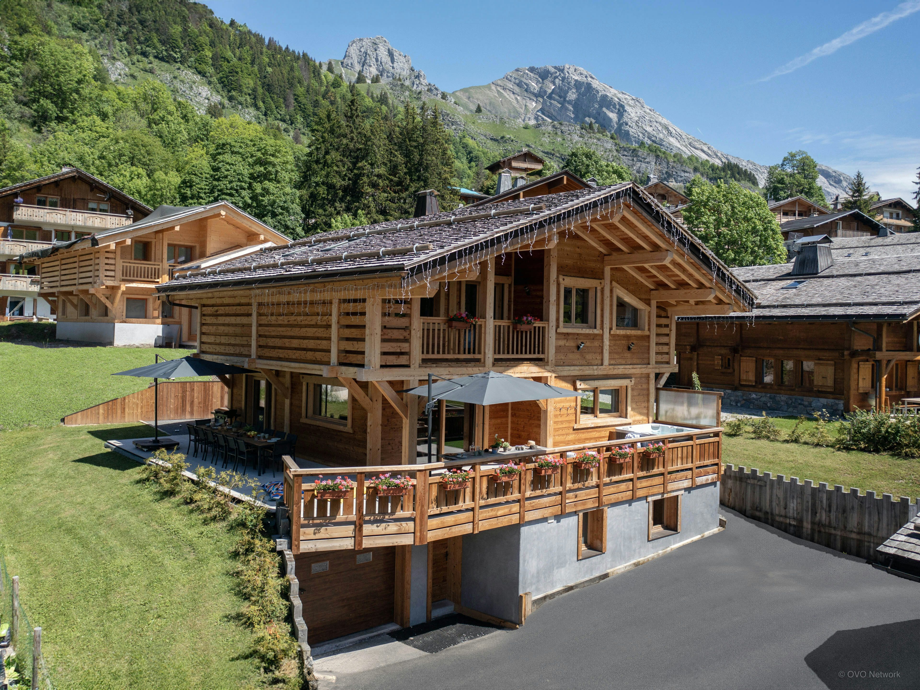 Chalet pour 14 (13 adultes max), jacuzzi et sauna