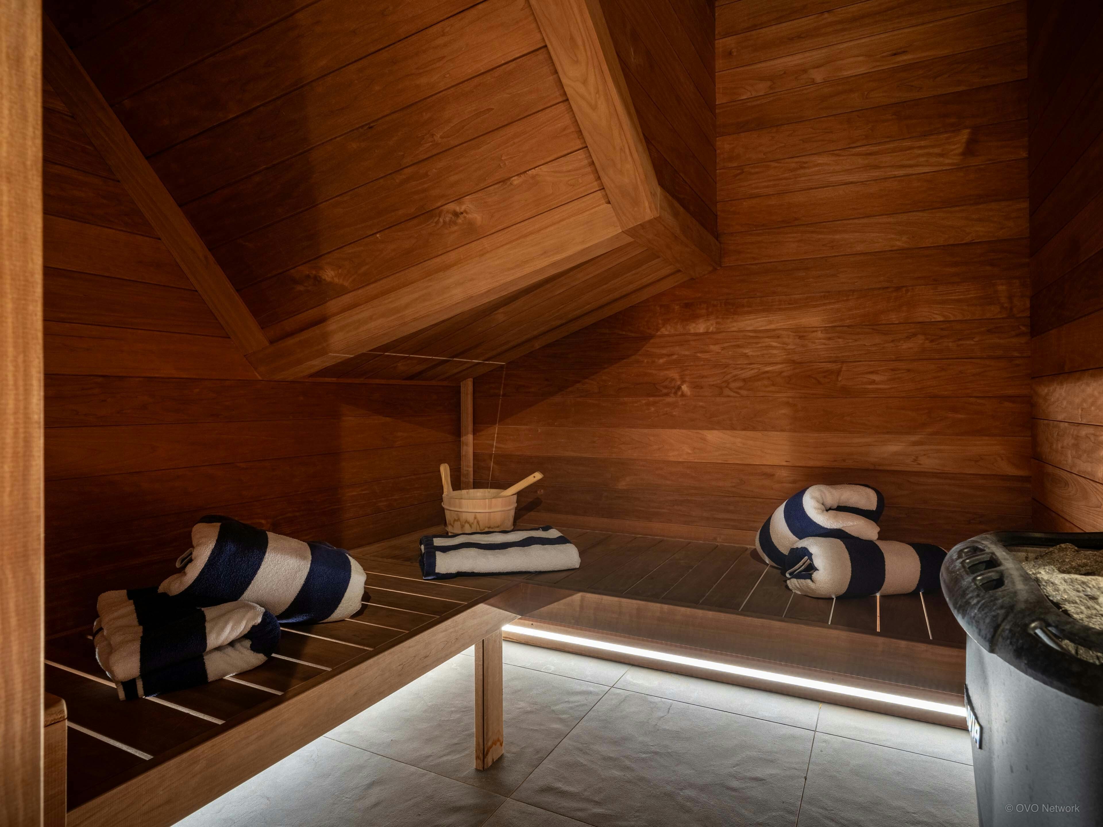 Chalet pour 14 (13 adultes max), jacuzzi et sauna