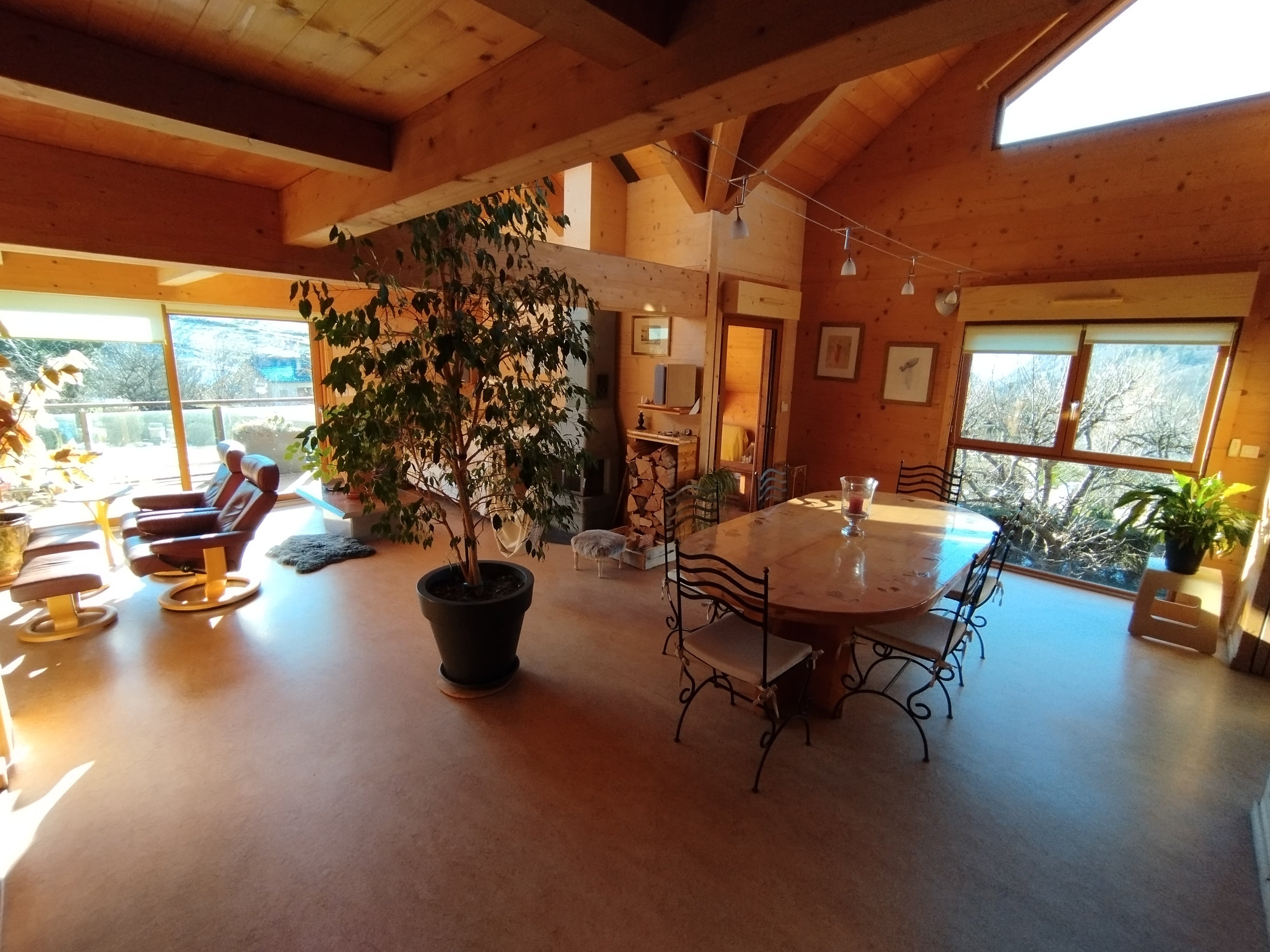 Chalet moderne et grand jardin en Chartreuse