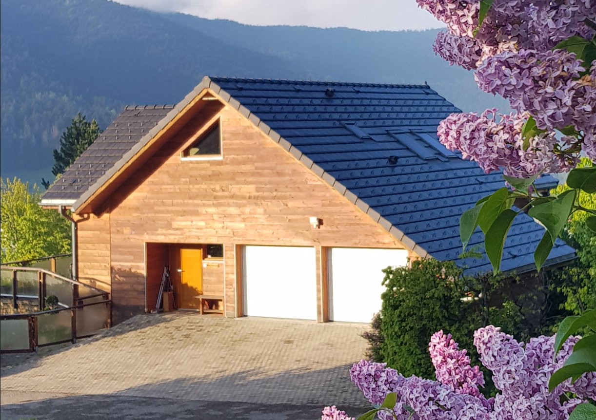 Chalet moderne et grand jardin en Chartreuse