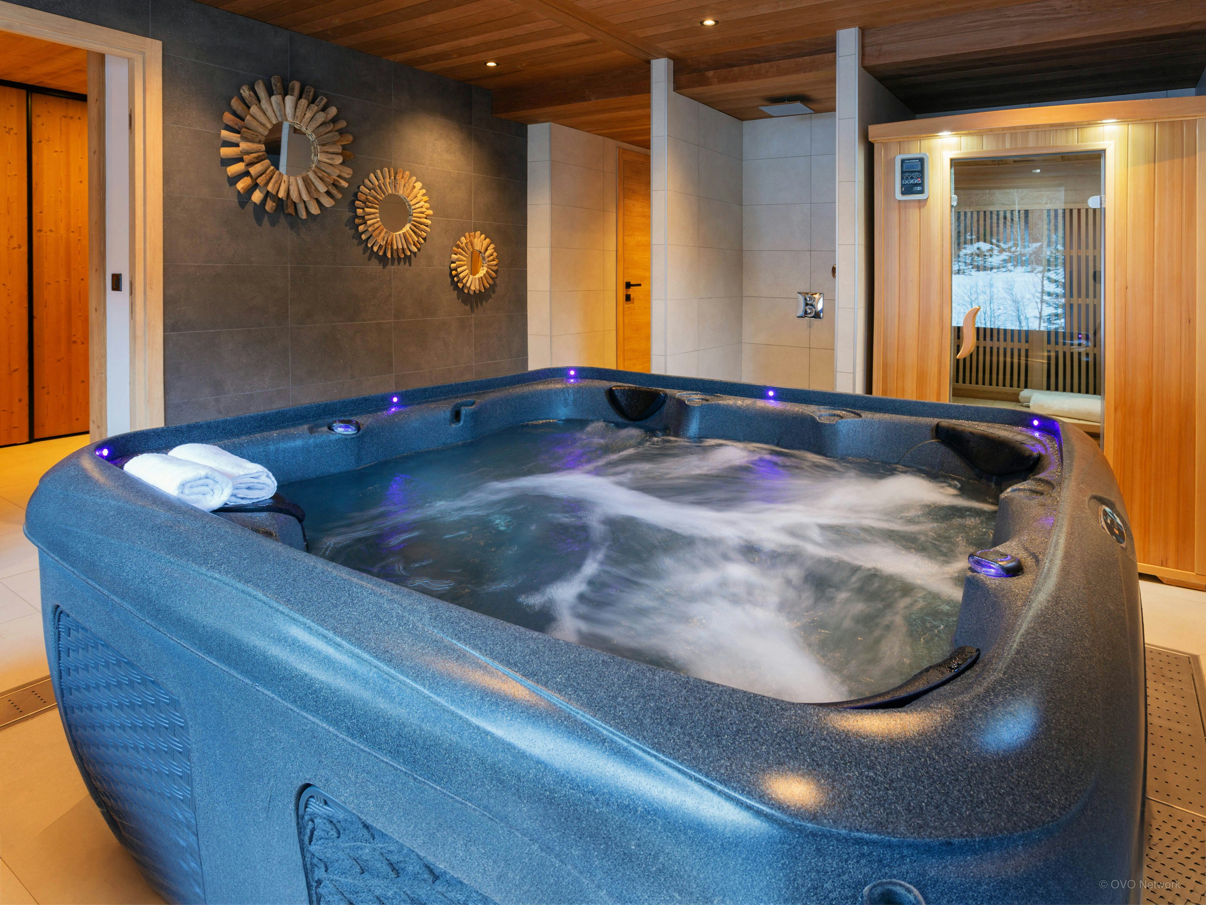 Séjour pour 12 avec jacuzzi, sauna, pétanque