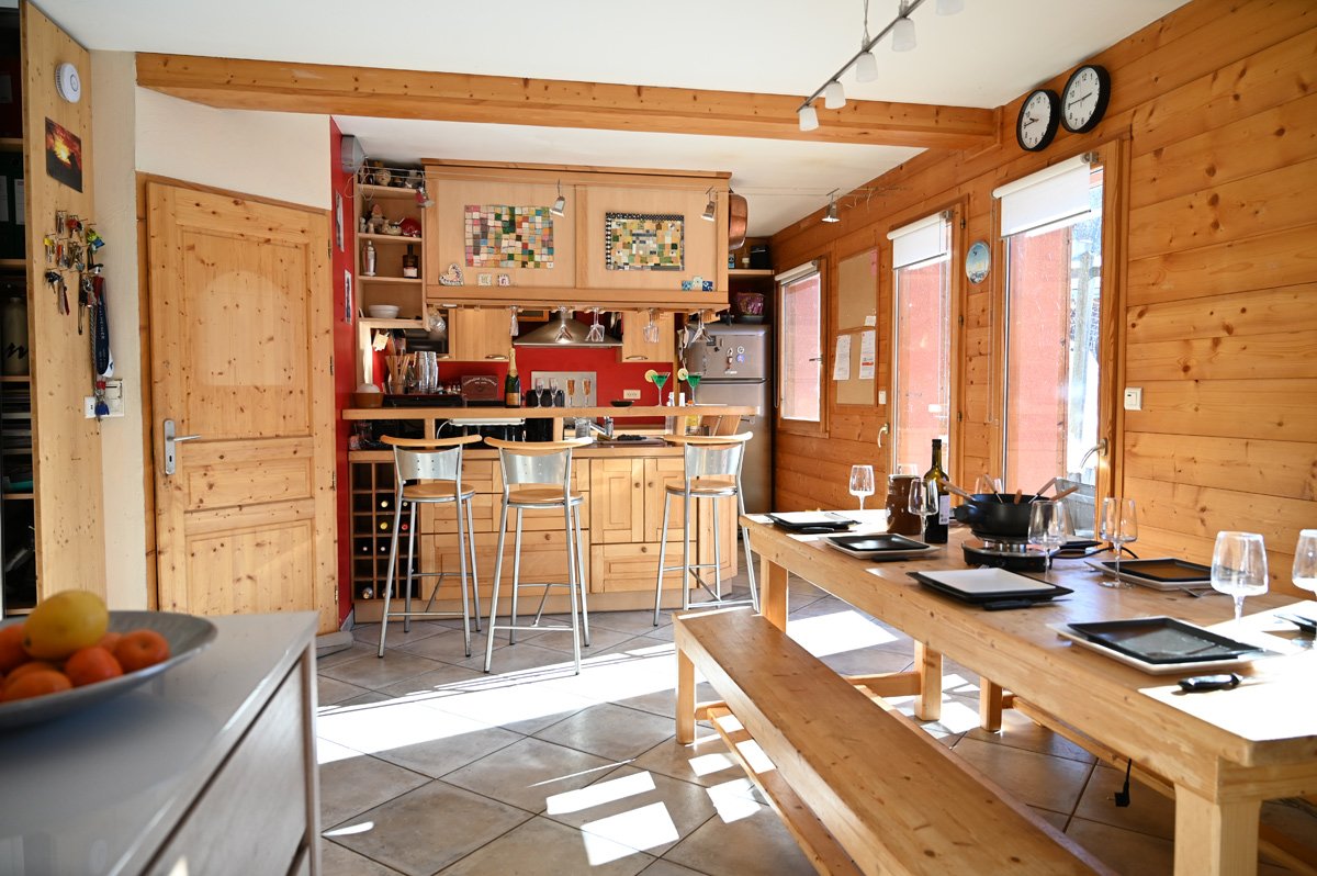 Chalet Lolospeed