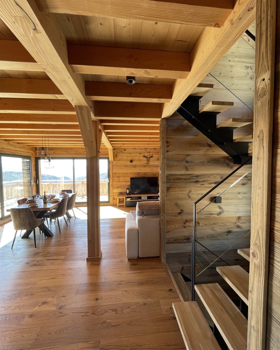 Pièce principale du chalet.