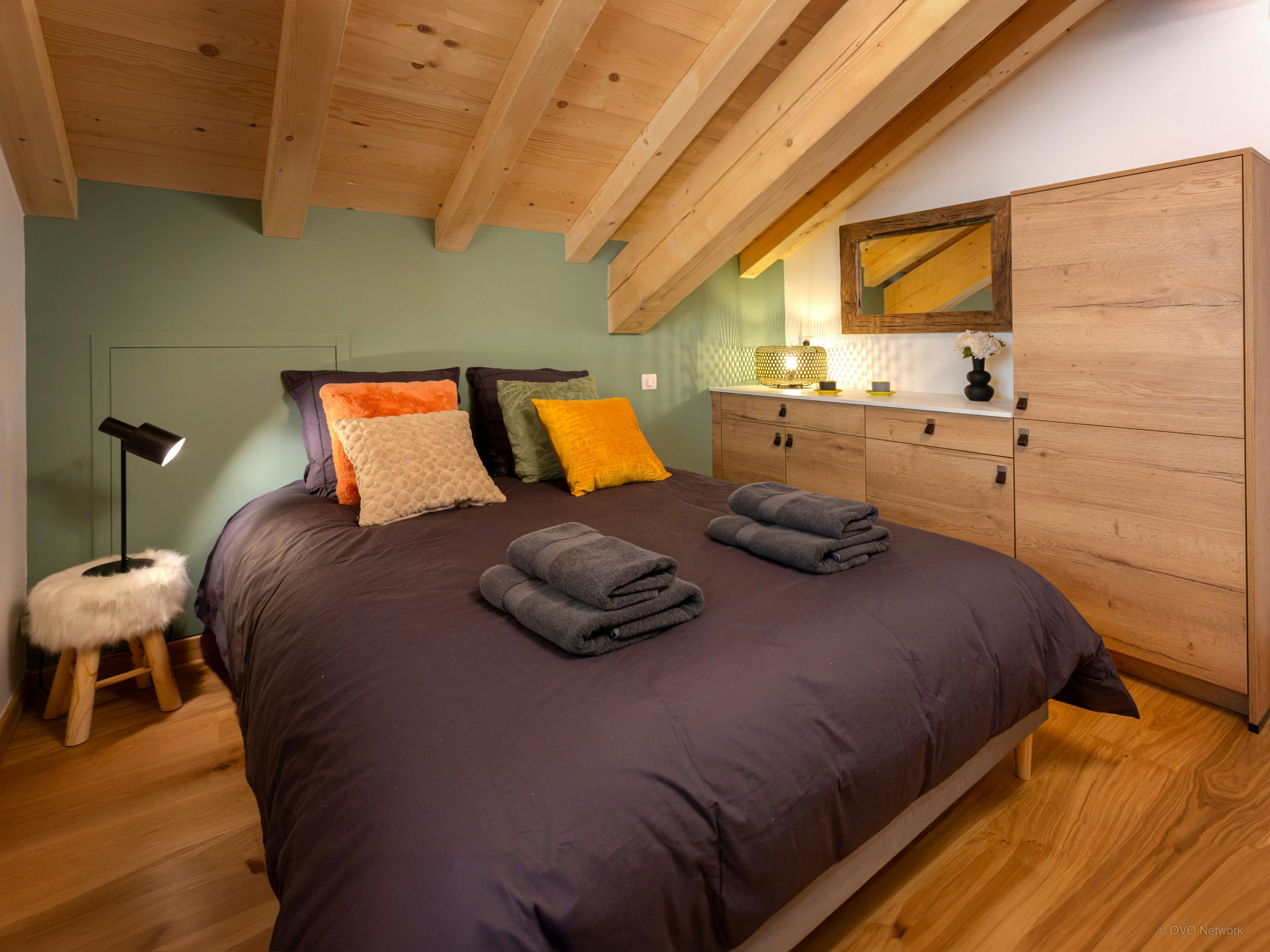 Séjour alpin avec salle de jeux et jacuzzi
