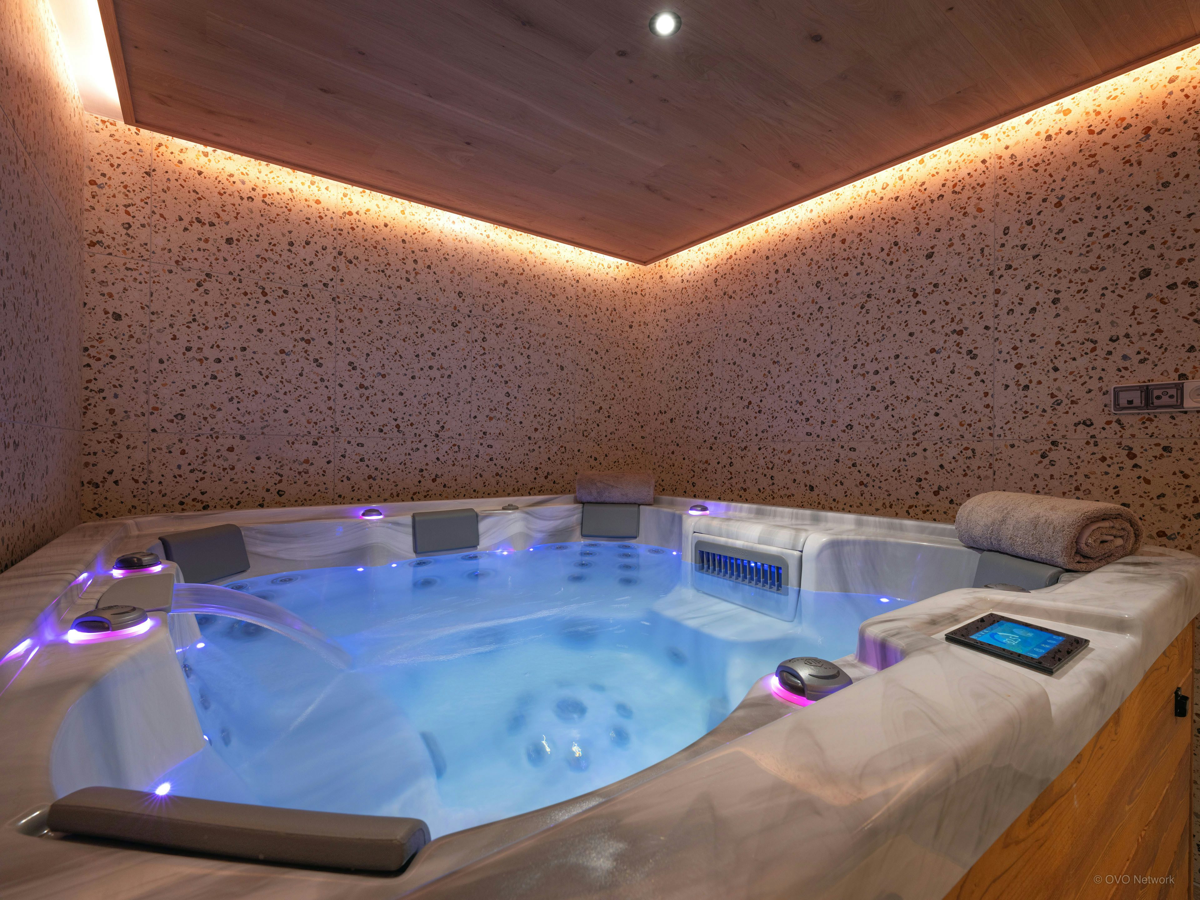 Chalet 4 étoiles 11 pers (9 adultes) sauna, jacuzzi
